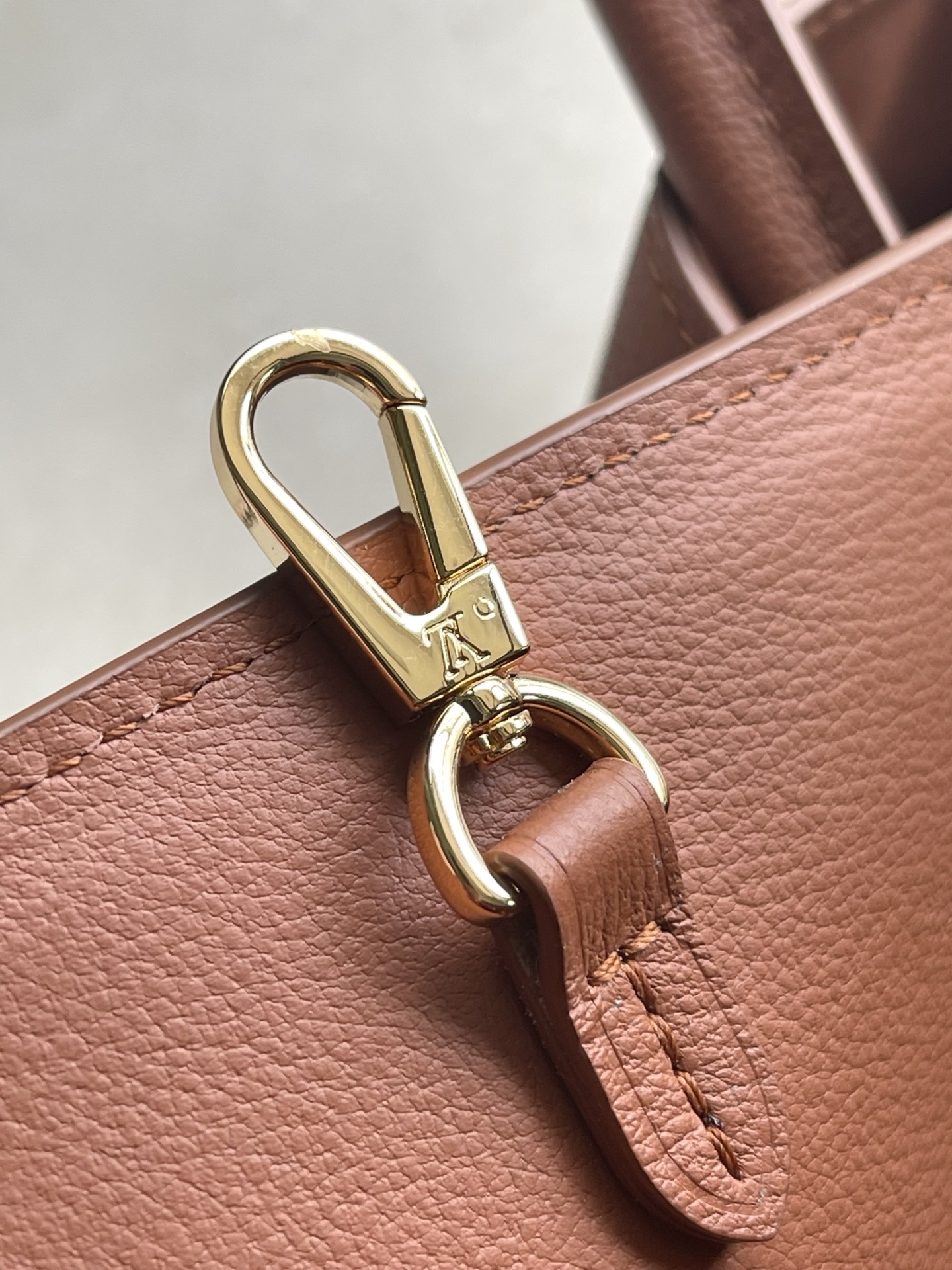 Louis Vuitton Basic Bag Cow Leather Black M