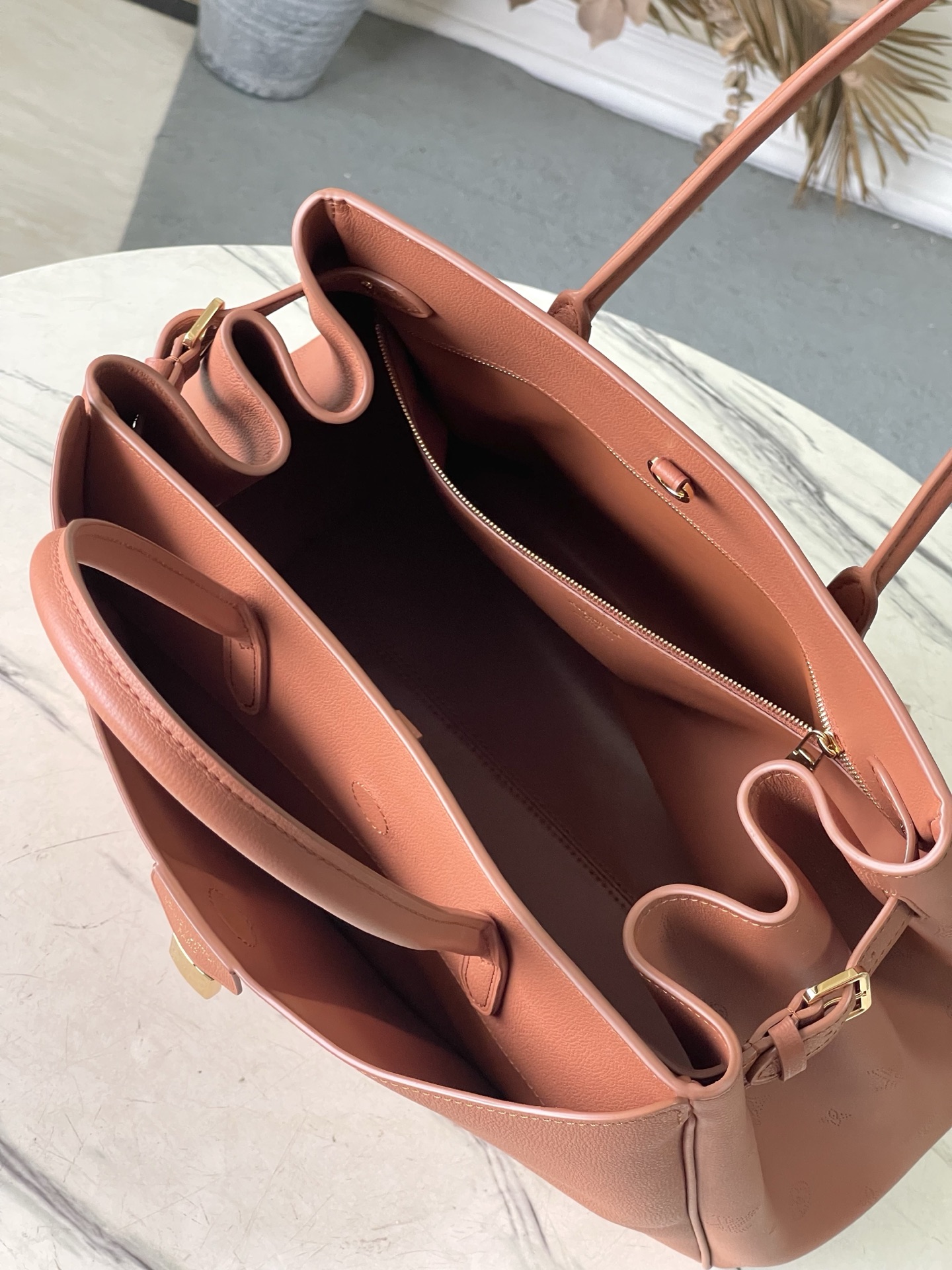 Louis Vuitton Basic Bag Cow Leather Black M