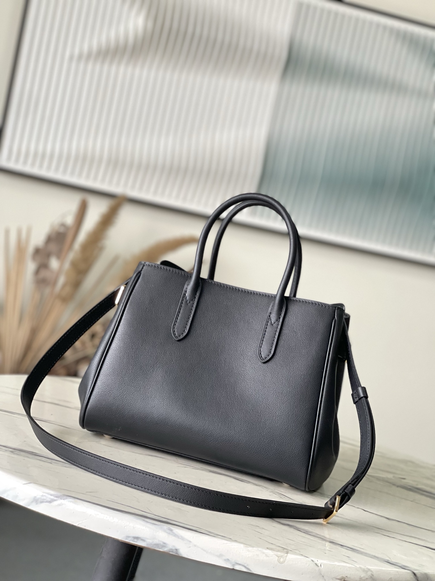 Louis Vuitton Basic Bag Cow Leather Black M