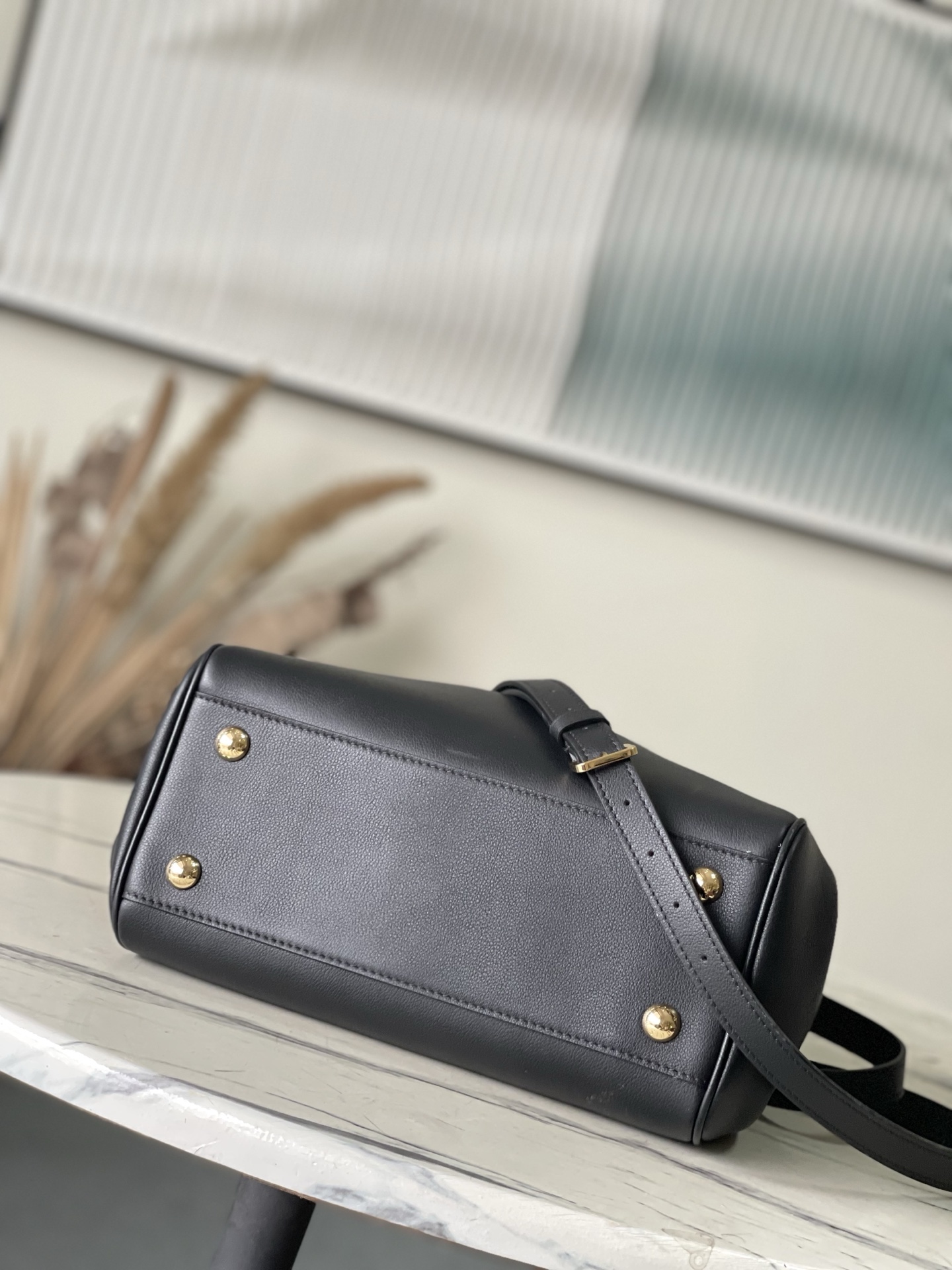 Louis Vuitton Basic Bag Cow Leather Black M