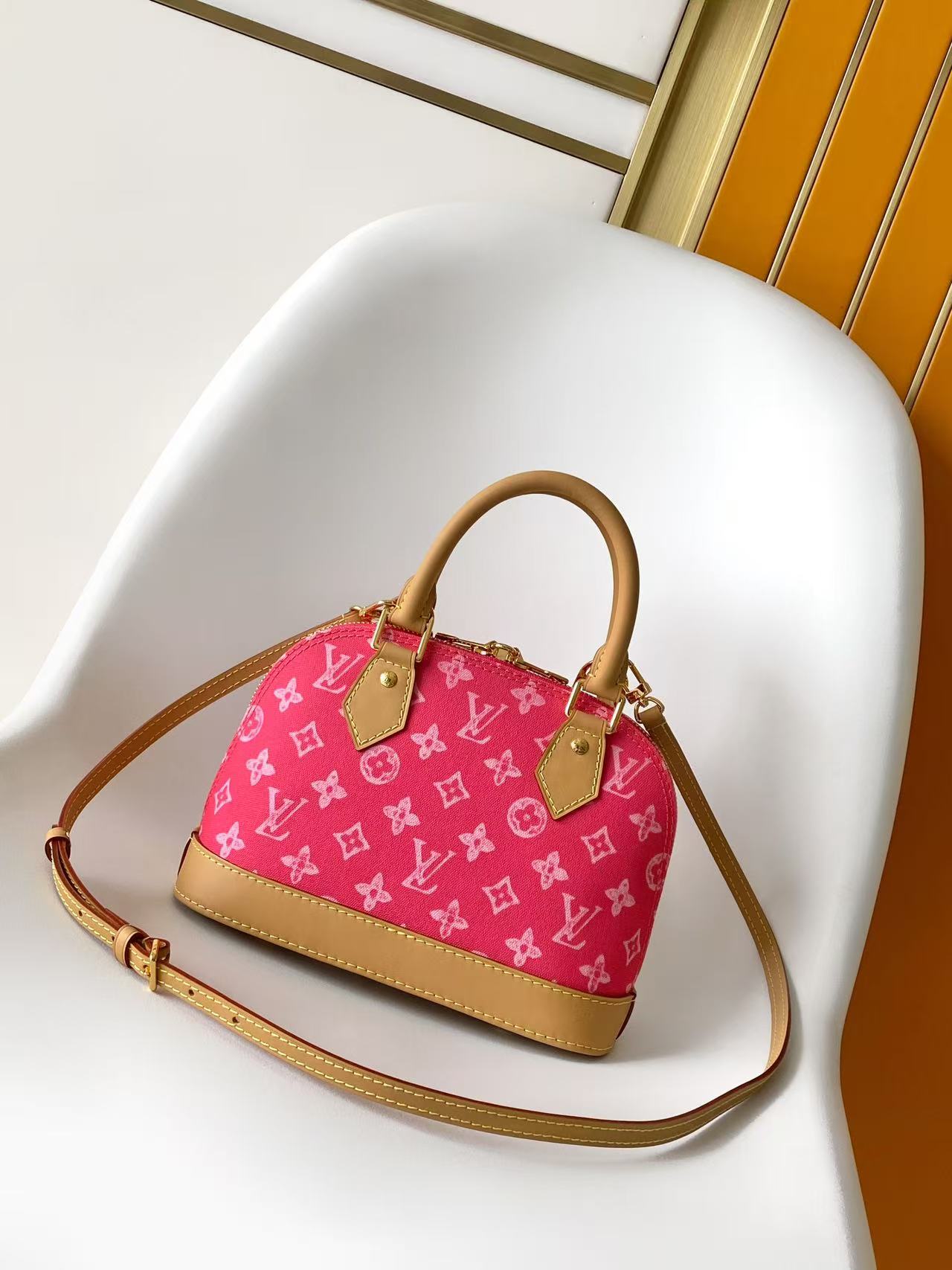 Louis Vuitton Basic Bag Canvas Beige M-l