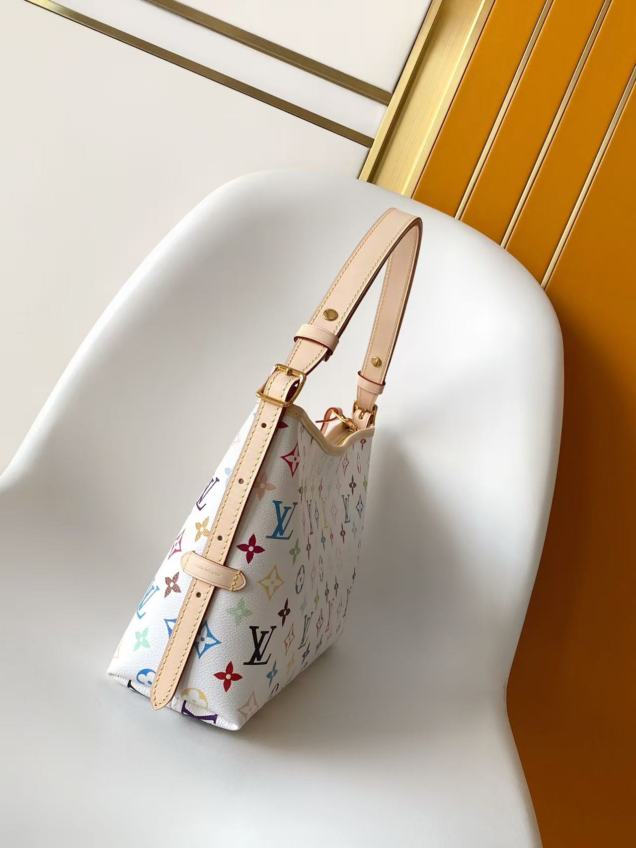 Louis Vuitton Basic Bag Canvas M-l-s