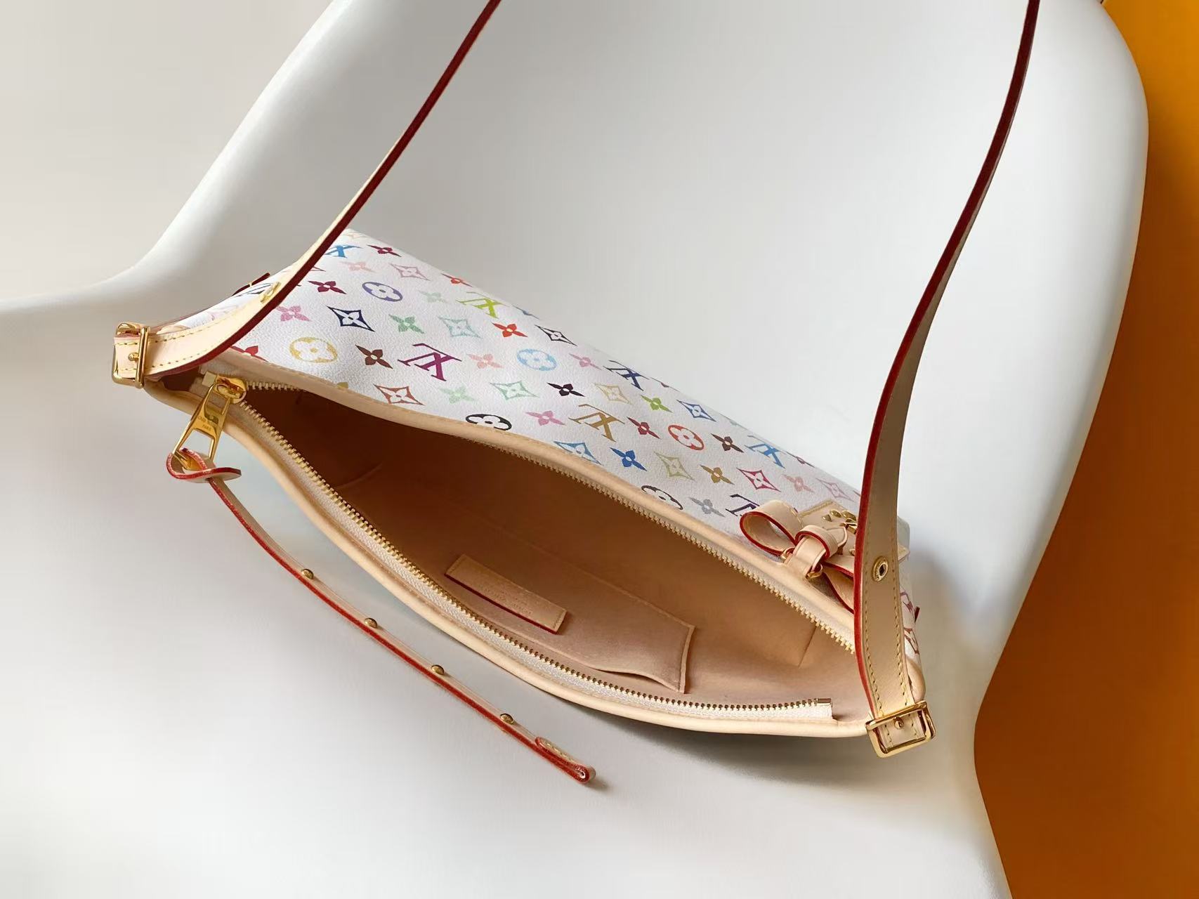 Louis Vuitton Basic Bag Canvas M-l-s