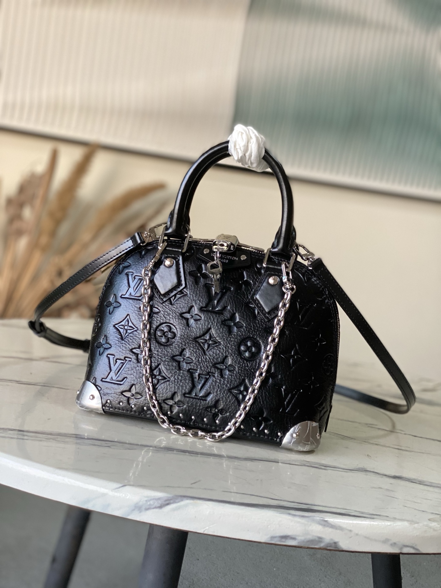 Louis Vuitton Basic Bag Cow Leather M-l-s