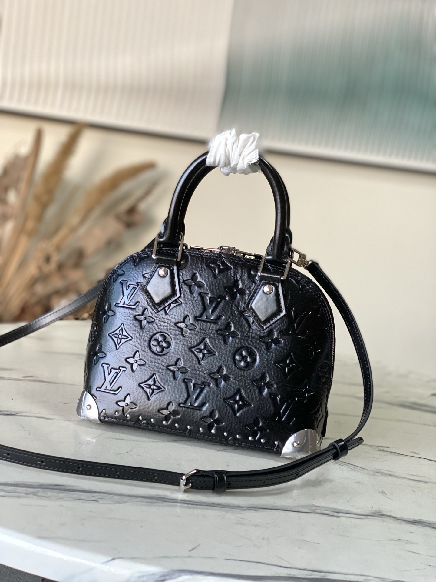 Louis Vuitton Basic Bag Cow Leather M-l-s