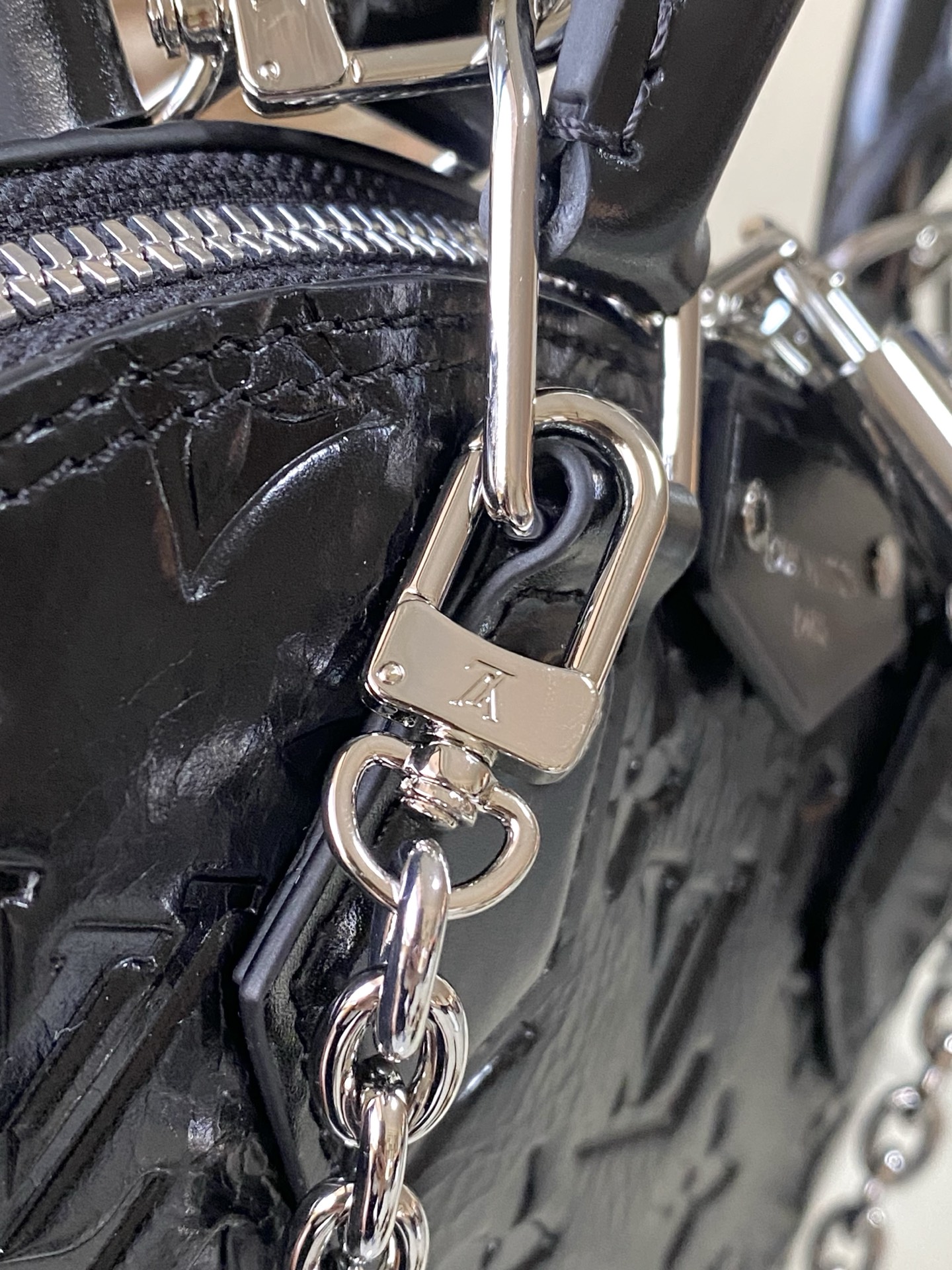 Louis Vuitton Basic Bag Cow Leather M-l-s