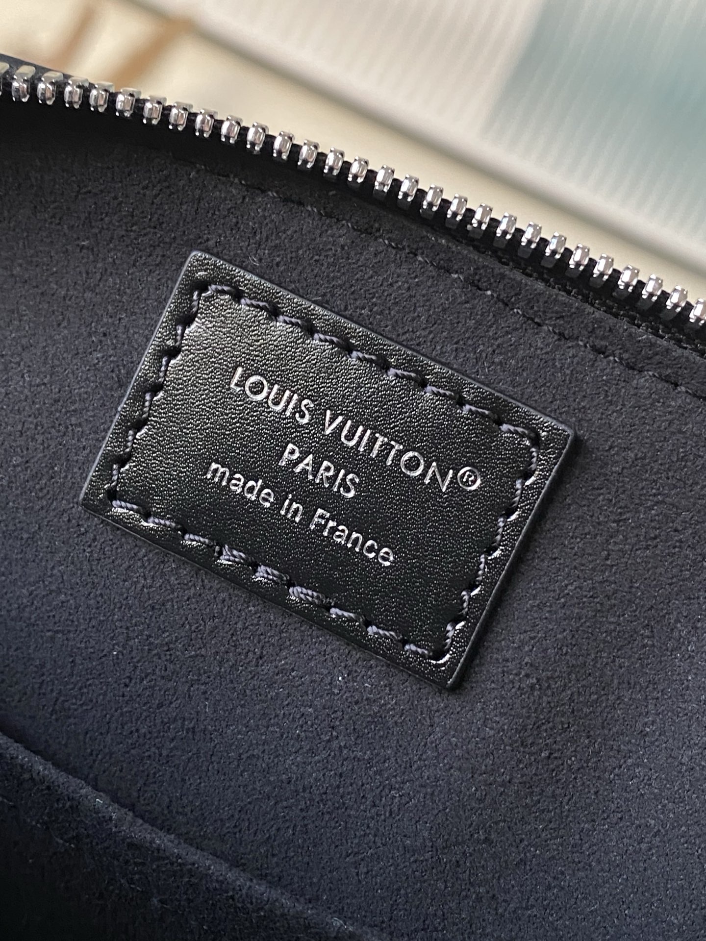 Louis Vuitton Basic Bag Cow Leather M-l-s