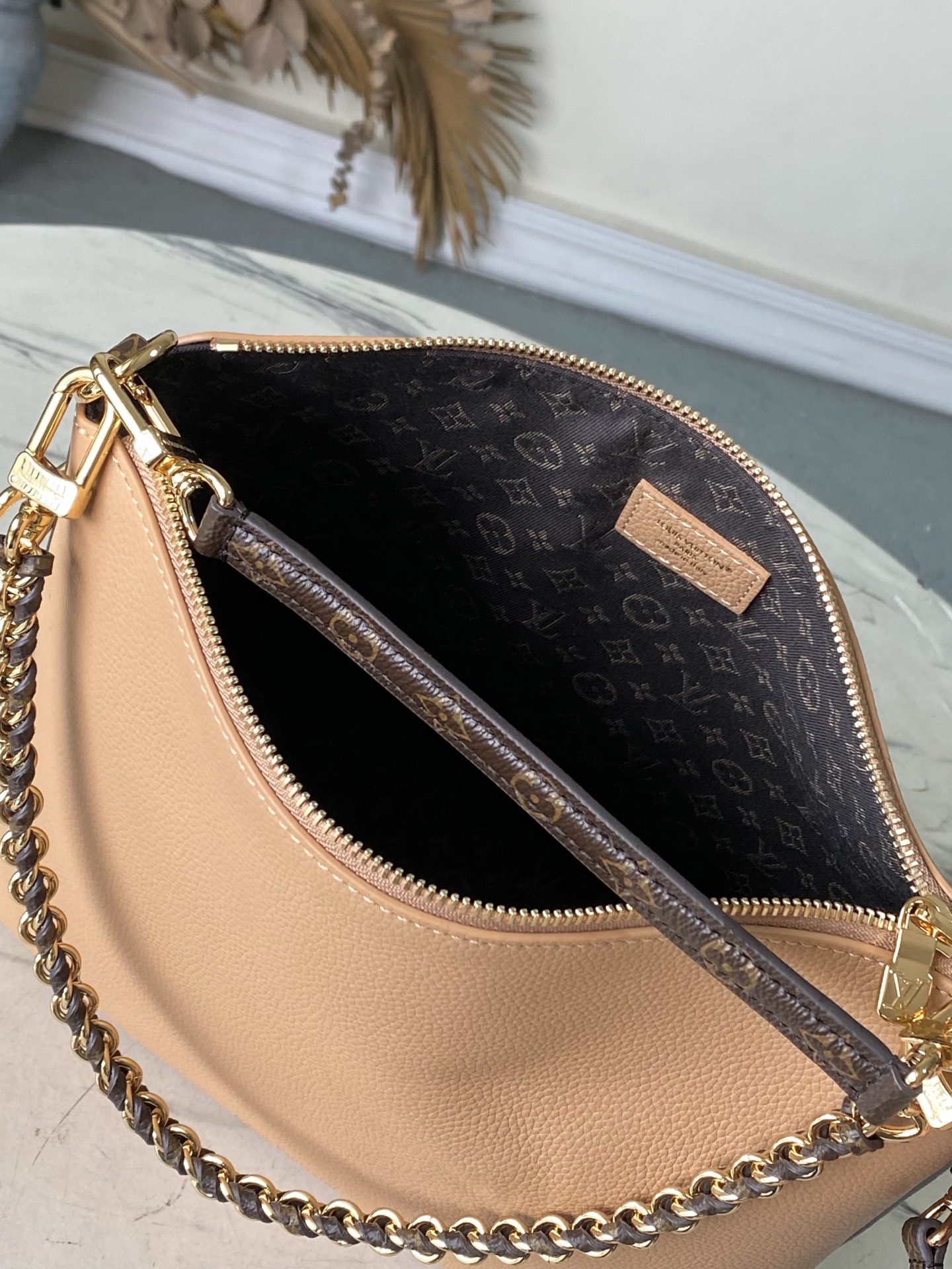 Louis Vuitton Basic Bag Canvas M-l-s
