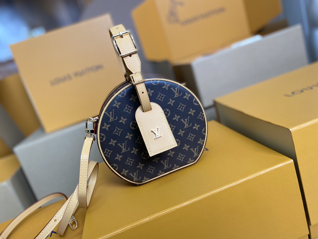 Louis Vuitton Basic Bag Cow Leather M-s
