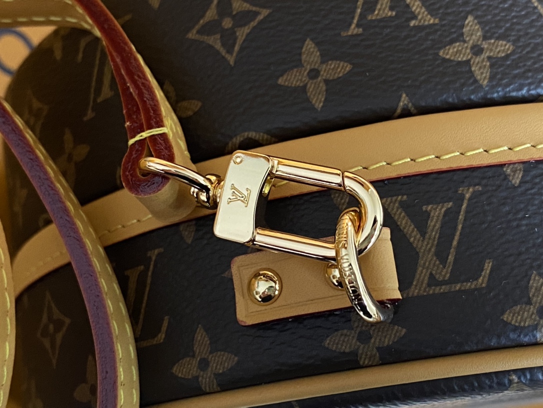 Louis Vuitton Basic Bag Cow Leather M-s