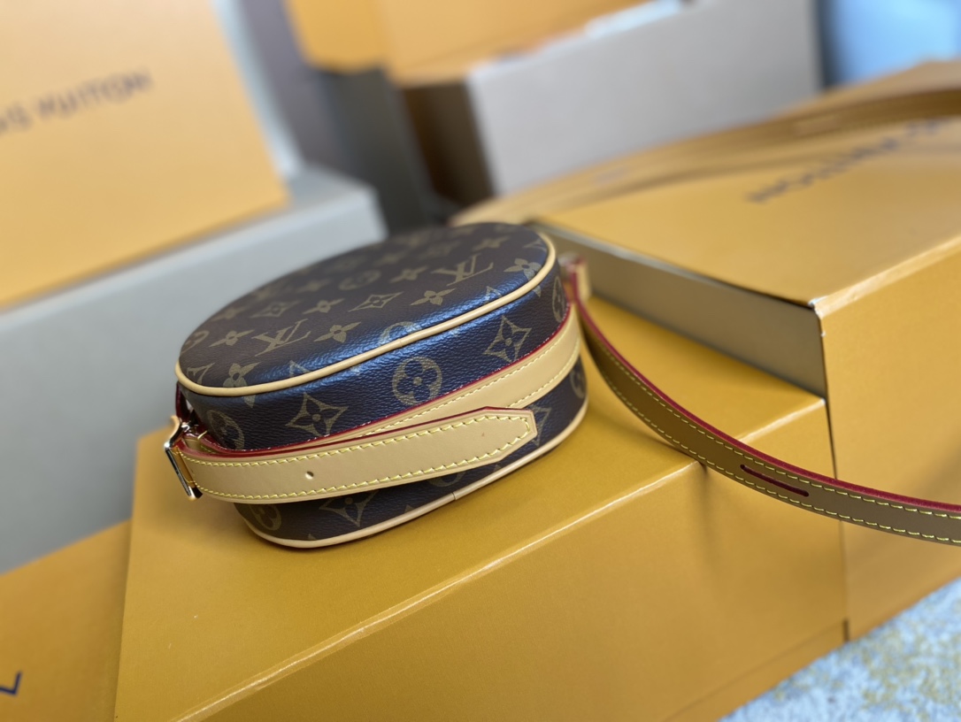 Louis Vuitton Basic Bag Cow Leather M-l-s