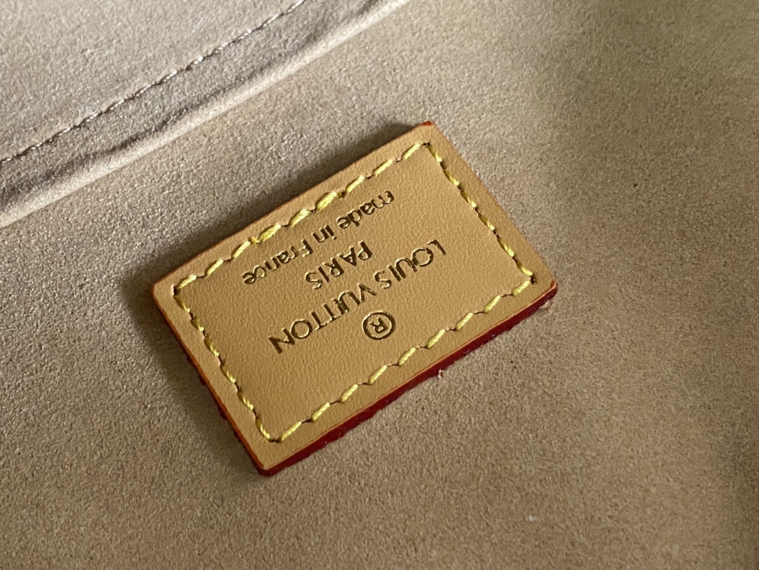 Louis Vuitton Basic Bag Canvas M-l-s