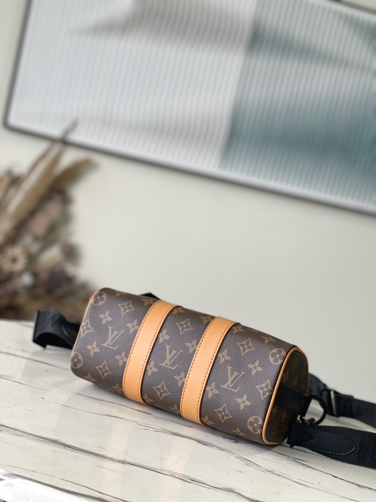 Louis Vuitton Basic Bag M-l