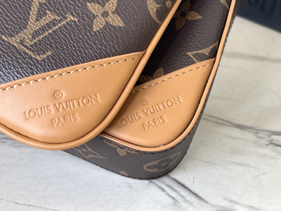 Louis Vuitton Messenger Bag Canvas M-l-s