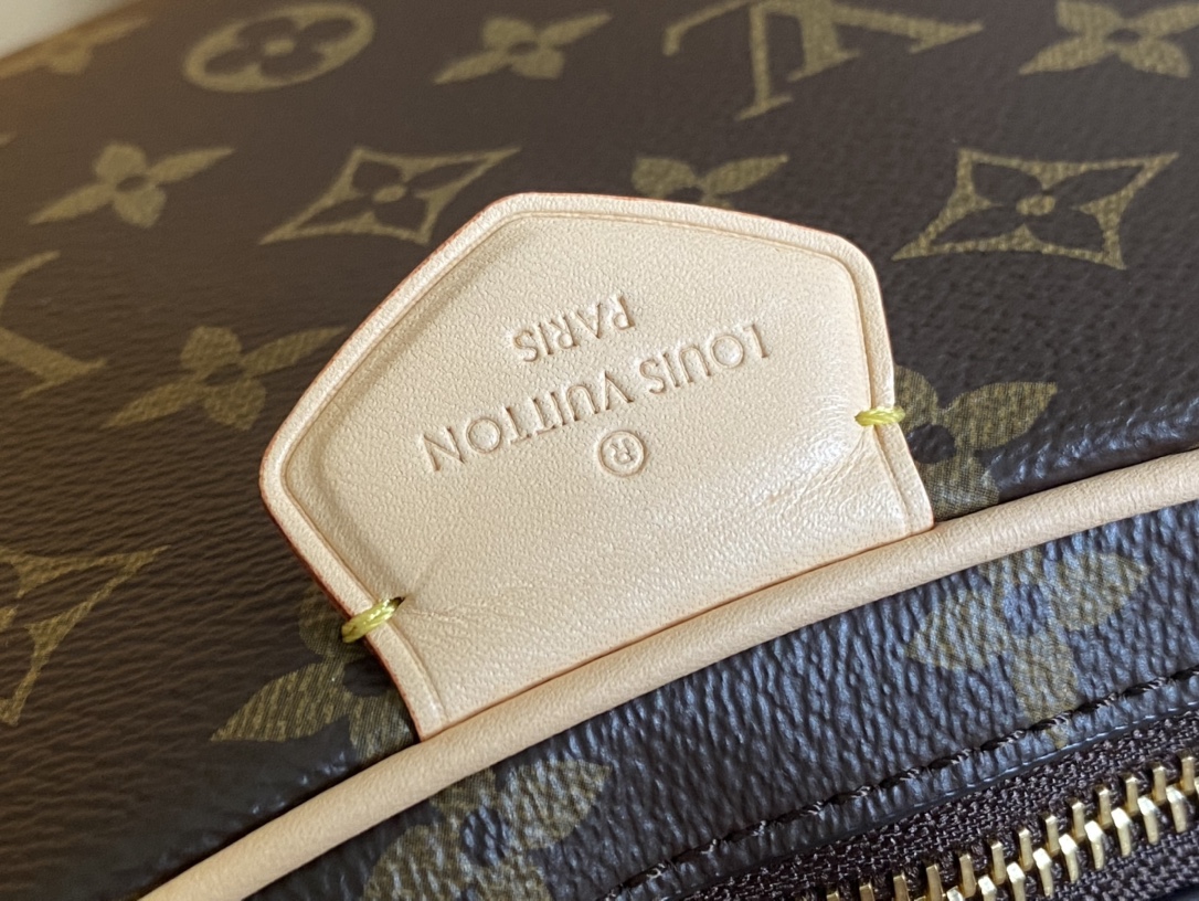 Louis Vuitton Basic Bag Canvas M-s