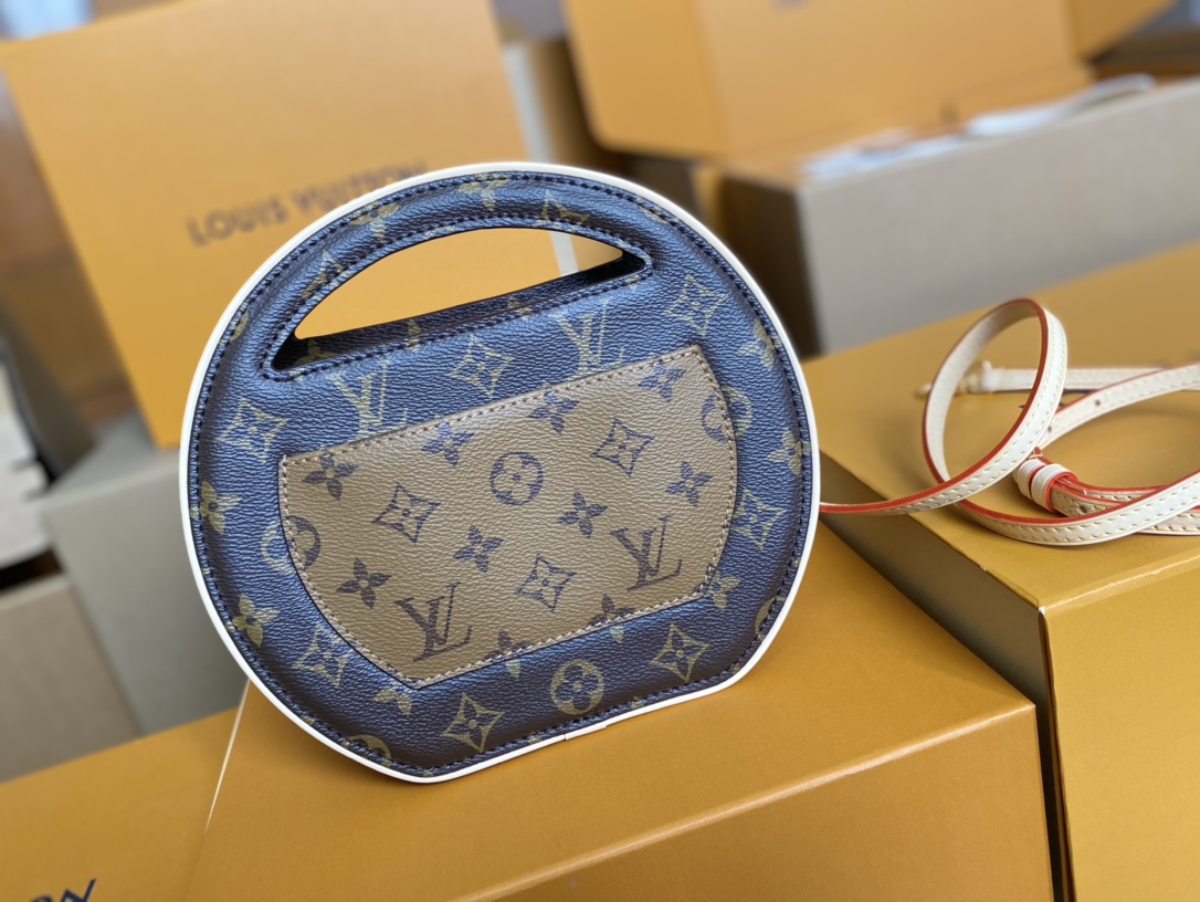 Louis Vuitton Basic Bag Canvas M-l