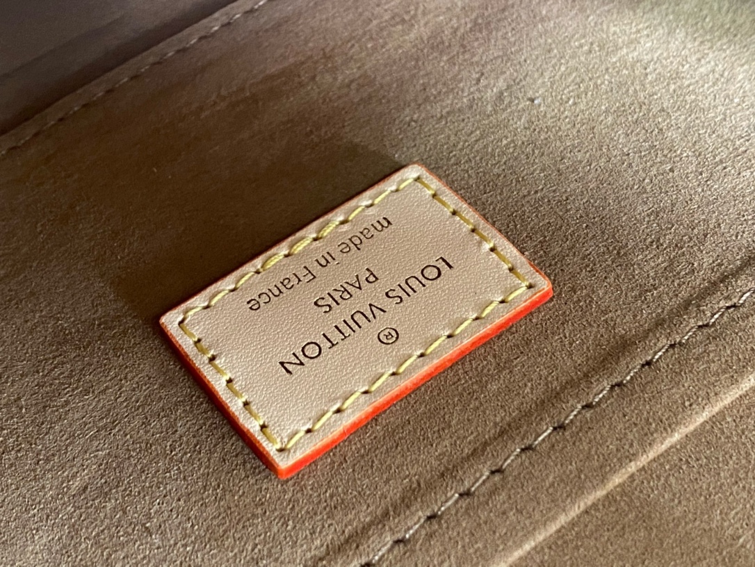 Louis Vuitton Basic Bag Canvas M-l