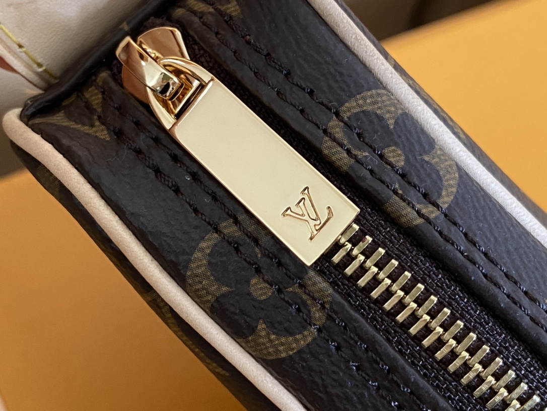 Louis Vuitton Basic Bag M-13cm-s