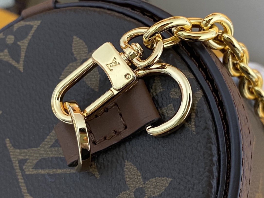 Louis Vuitton Basic Bag M-l-s