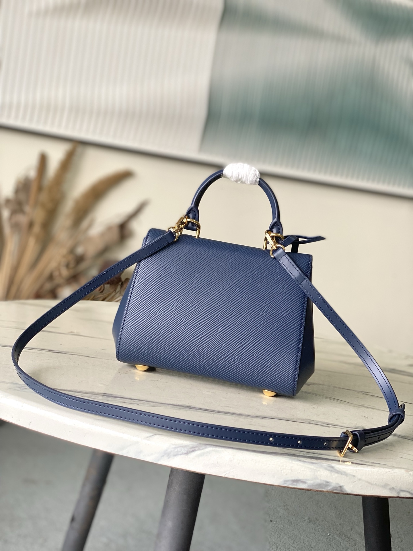 Louis Vuitton Basic Bag M-l