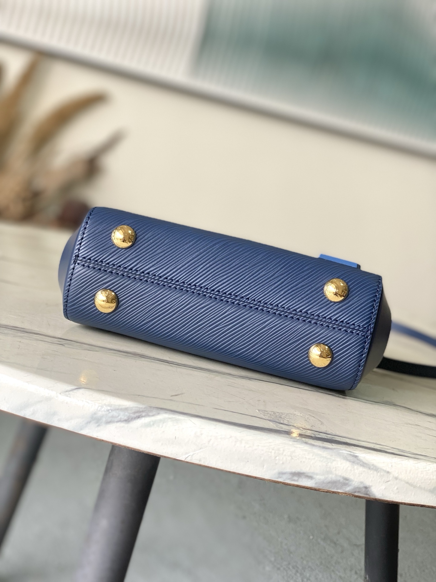 Louis Vuitton Basic Bag M-l