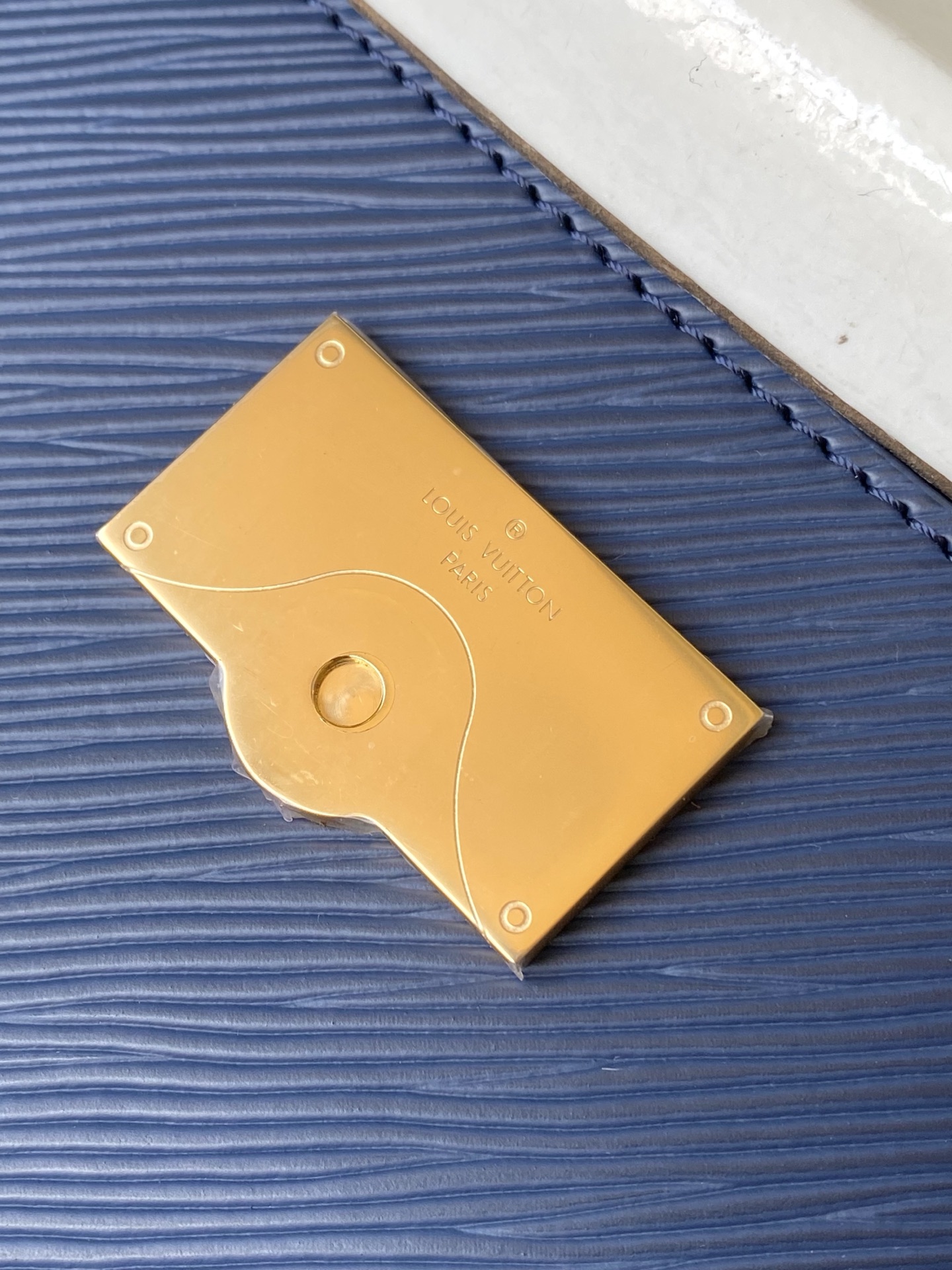 Louis Vuitton Basic Bag M-l