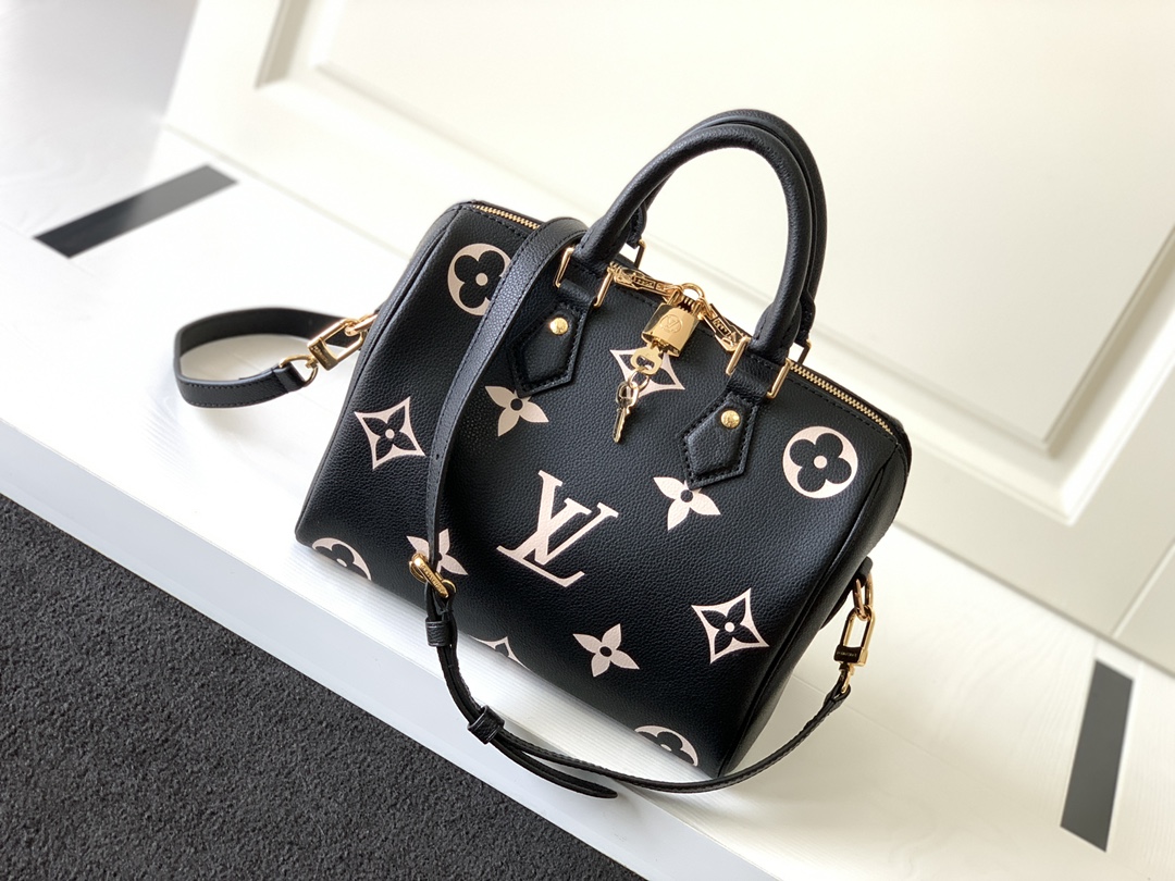 Louis Vuitton Basic Bag Black M-l-s