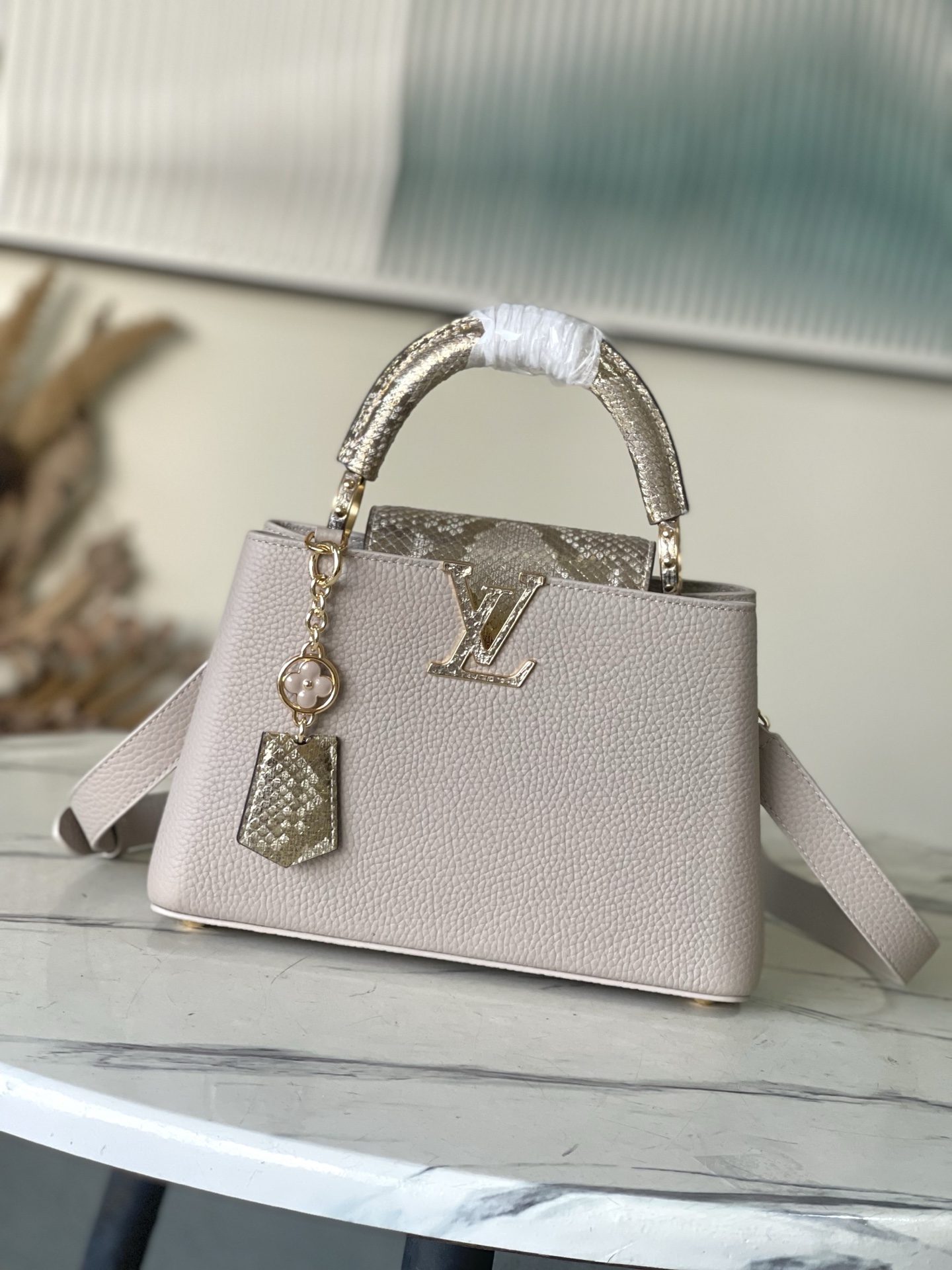 Louis Vuitton Basic Bag M-l-s