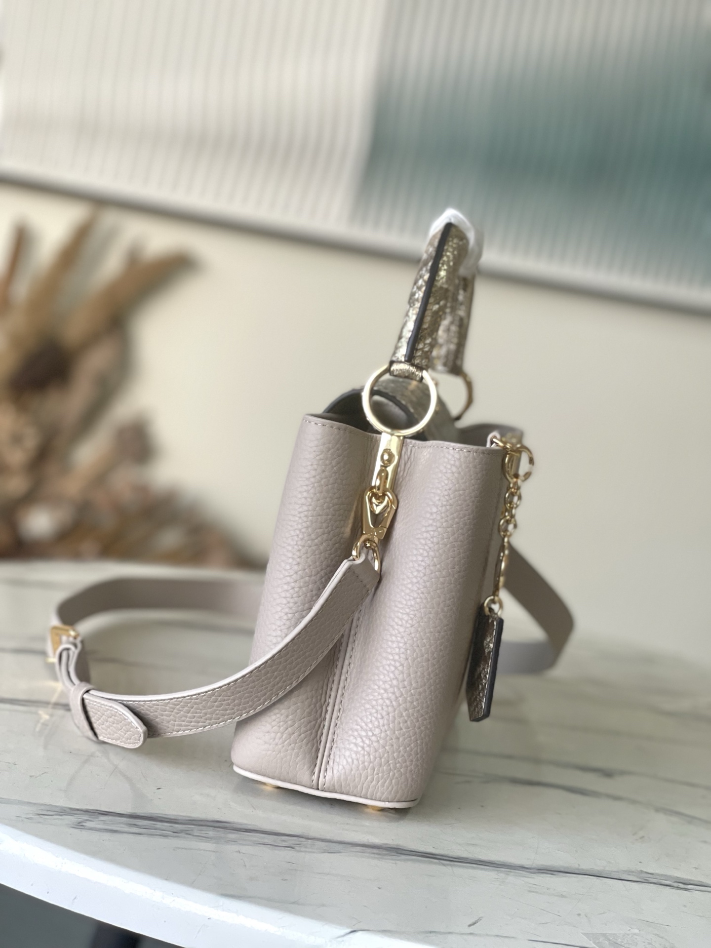 Louis Vuitton Basic Bag M-l-s