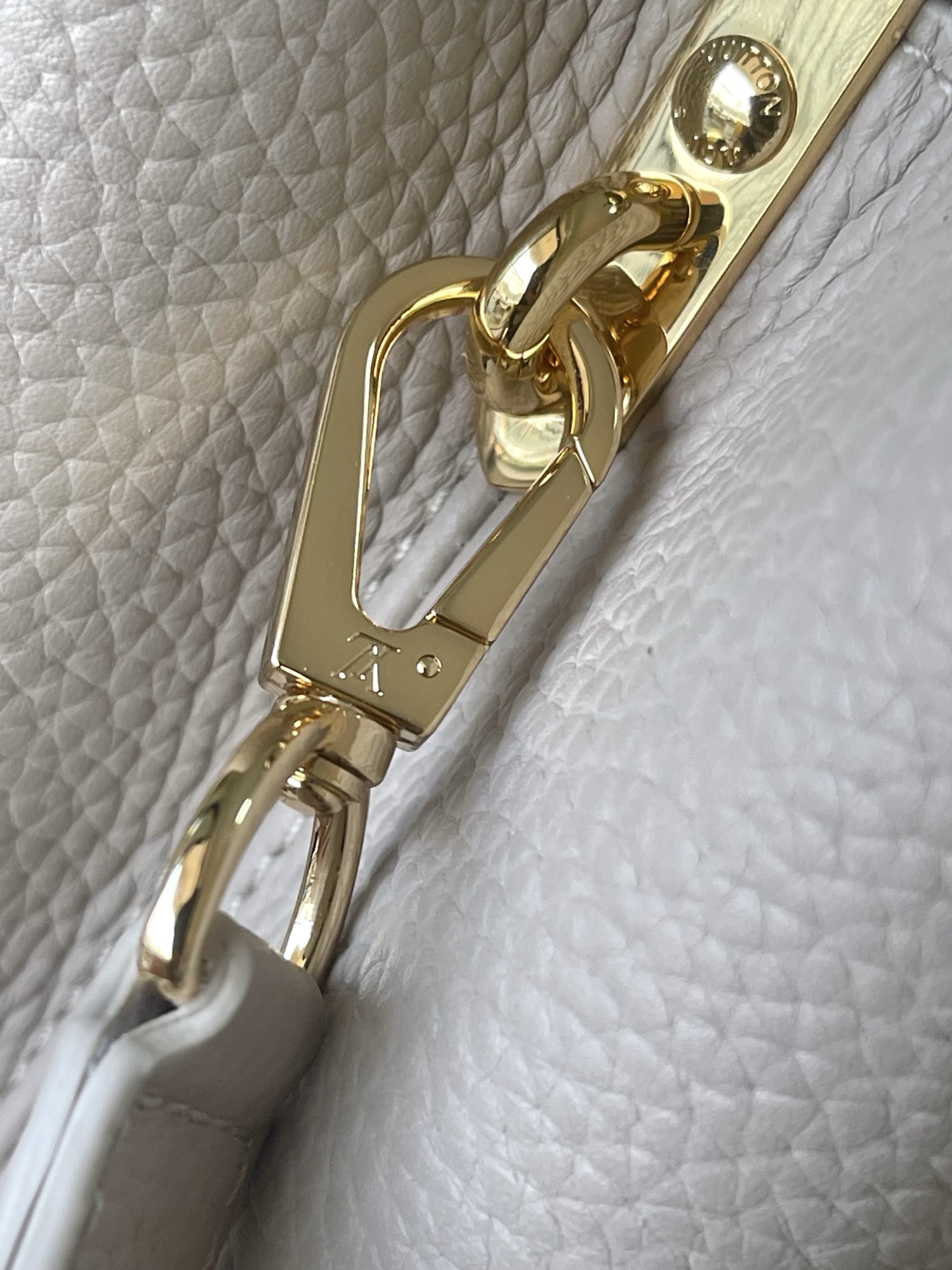Louis Vuitton Basic Bag M-l-s