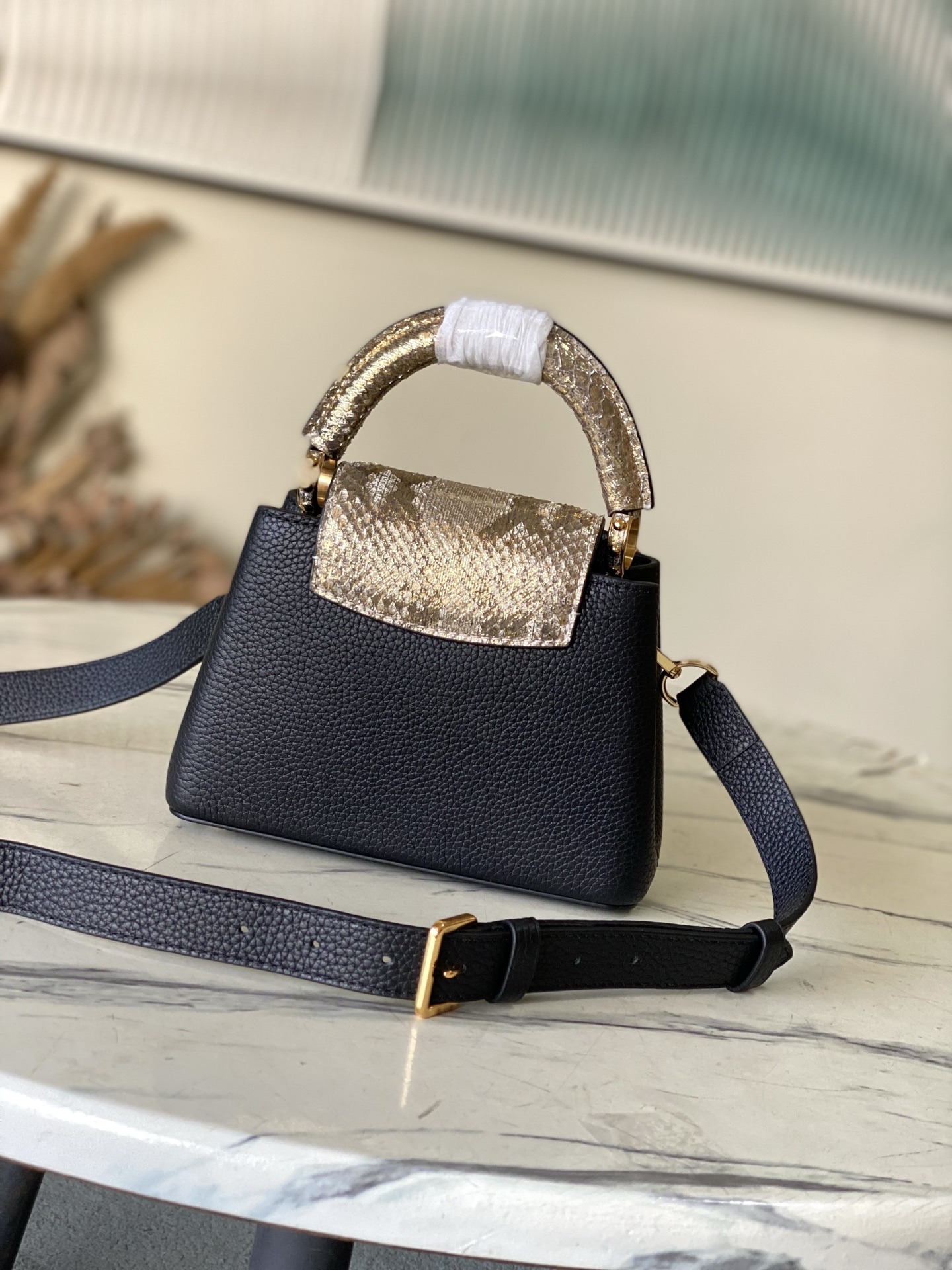 Louis Vuitton Basic Bag Black M-l-s