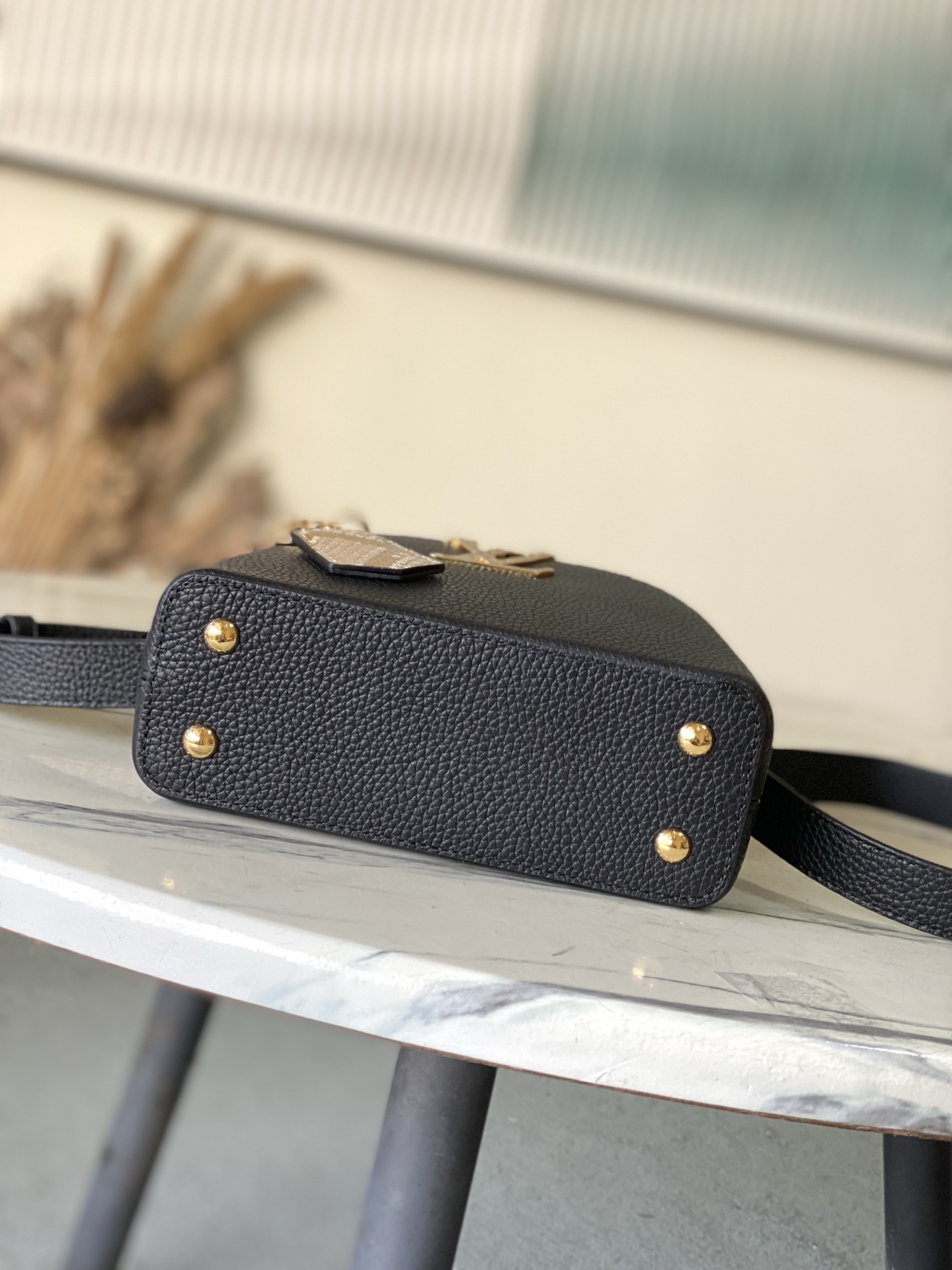 Louis Vuitton Basic Bag Black M-l-s