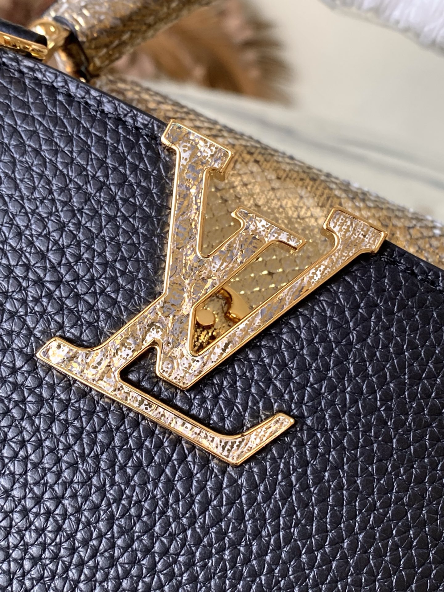 Louis Vuitton Basic Bag Black M-l-s