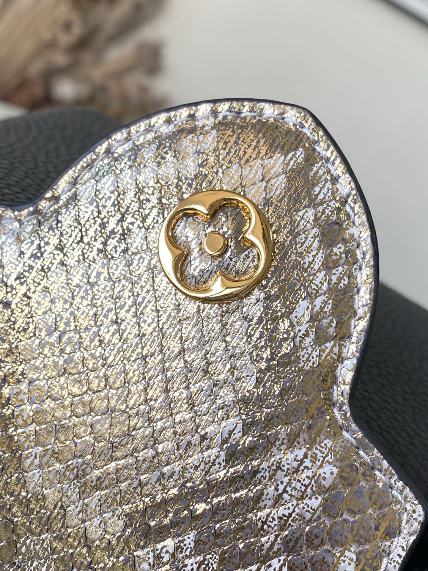 Louis Vuitton Basic Bag Black M-l-s