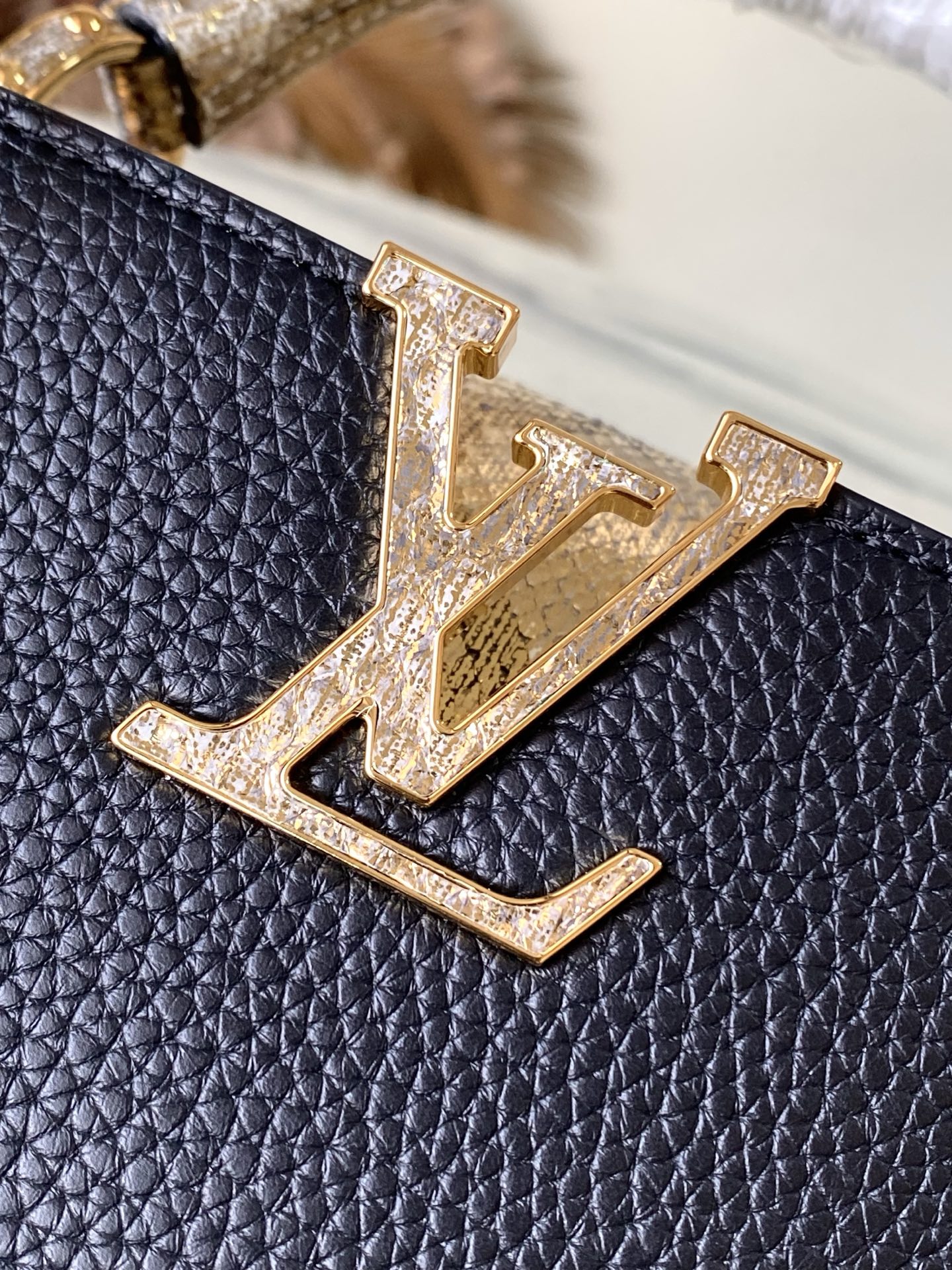 Louis Vuitton Basic Bag Black M-l-s