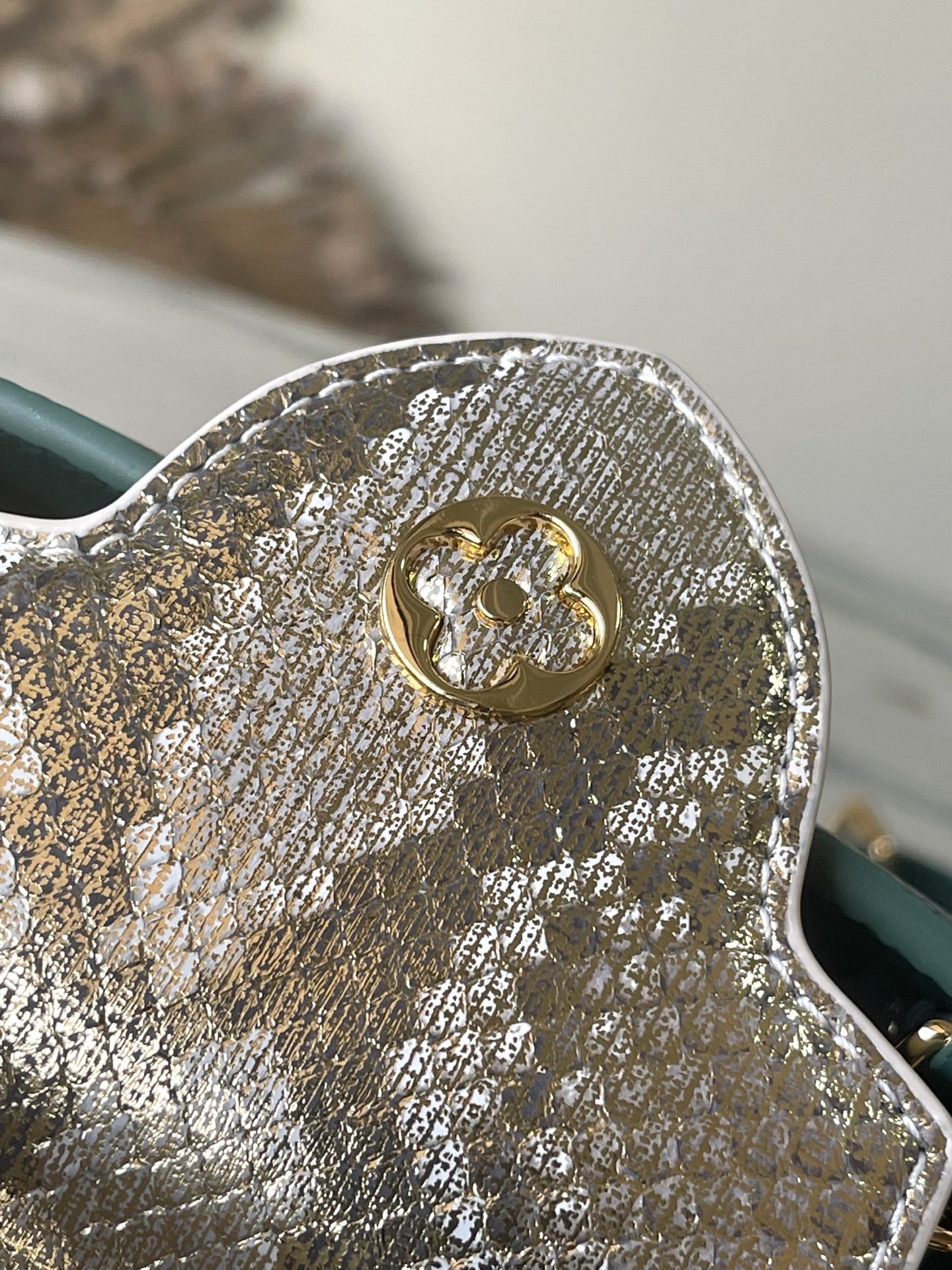 Louis Vuitton Basic Bag Green M-l-s