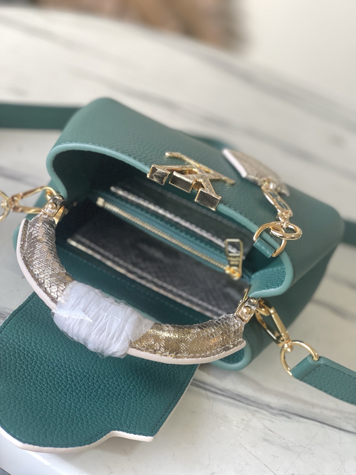 Louis Vuitton Basic Bag Green M-l-s