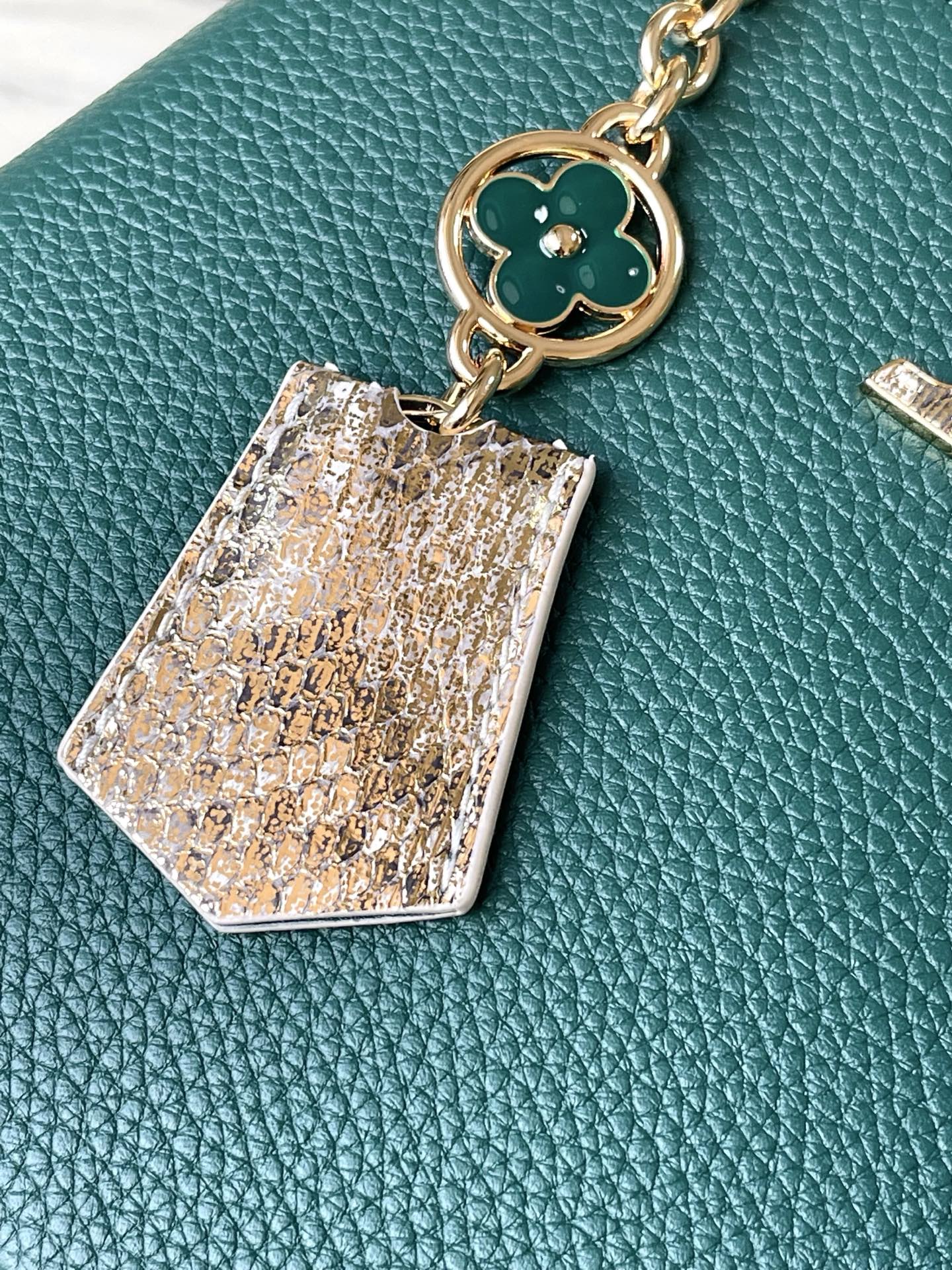 Louis Vuitton Basic Bag Green M-l-s