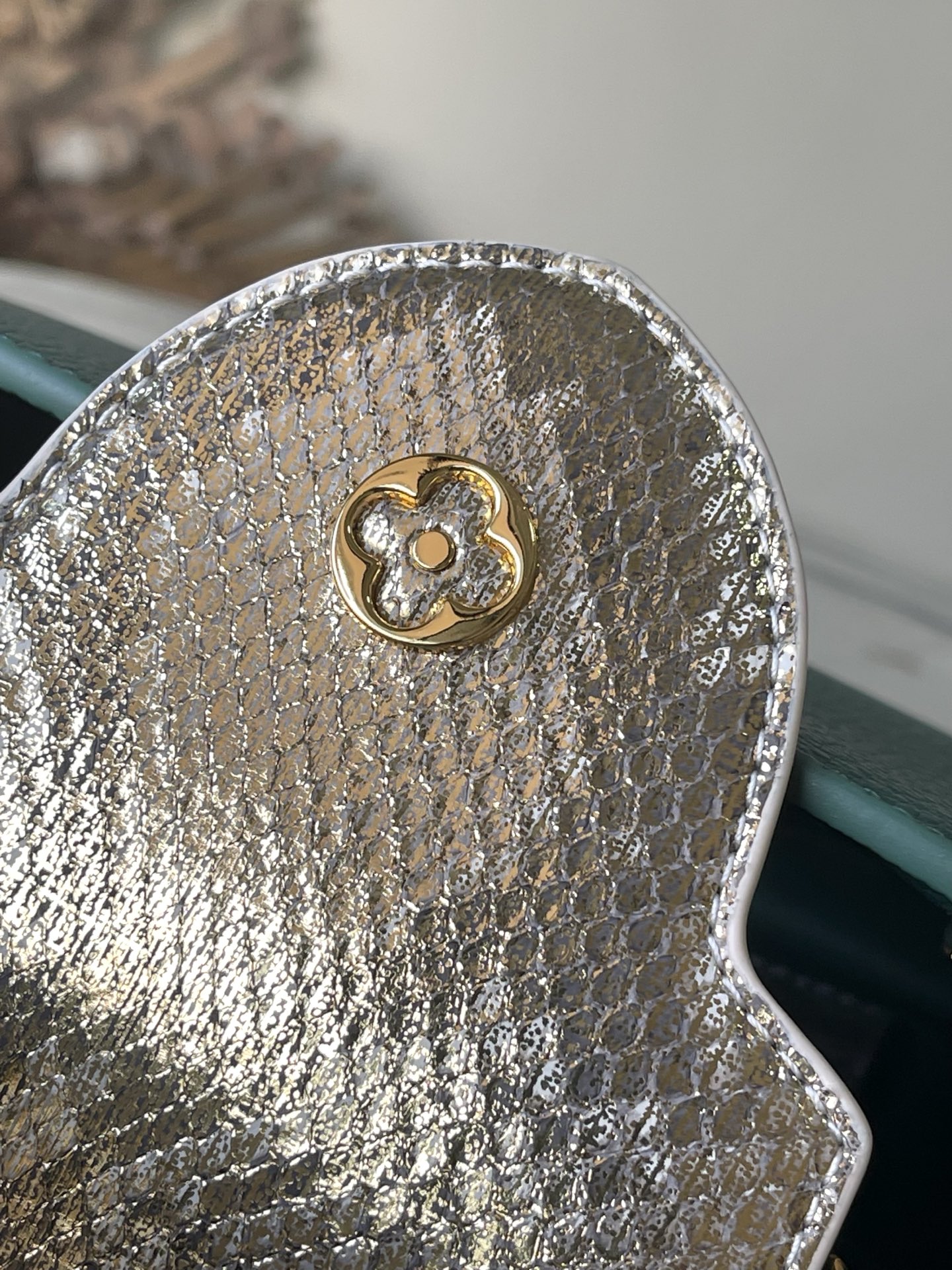 Louis Vuitton Basic Bag Green M-l-s