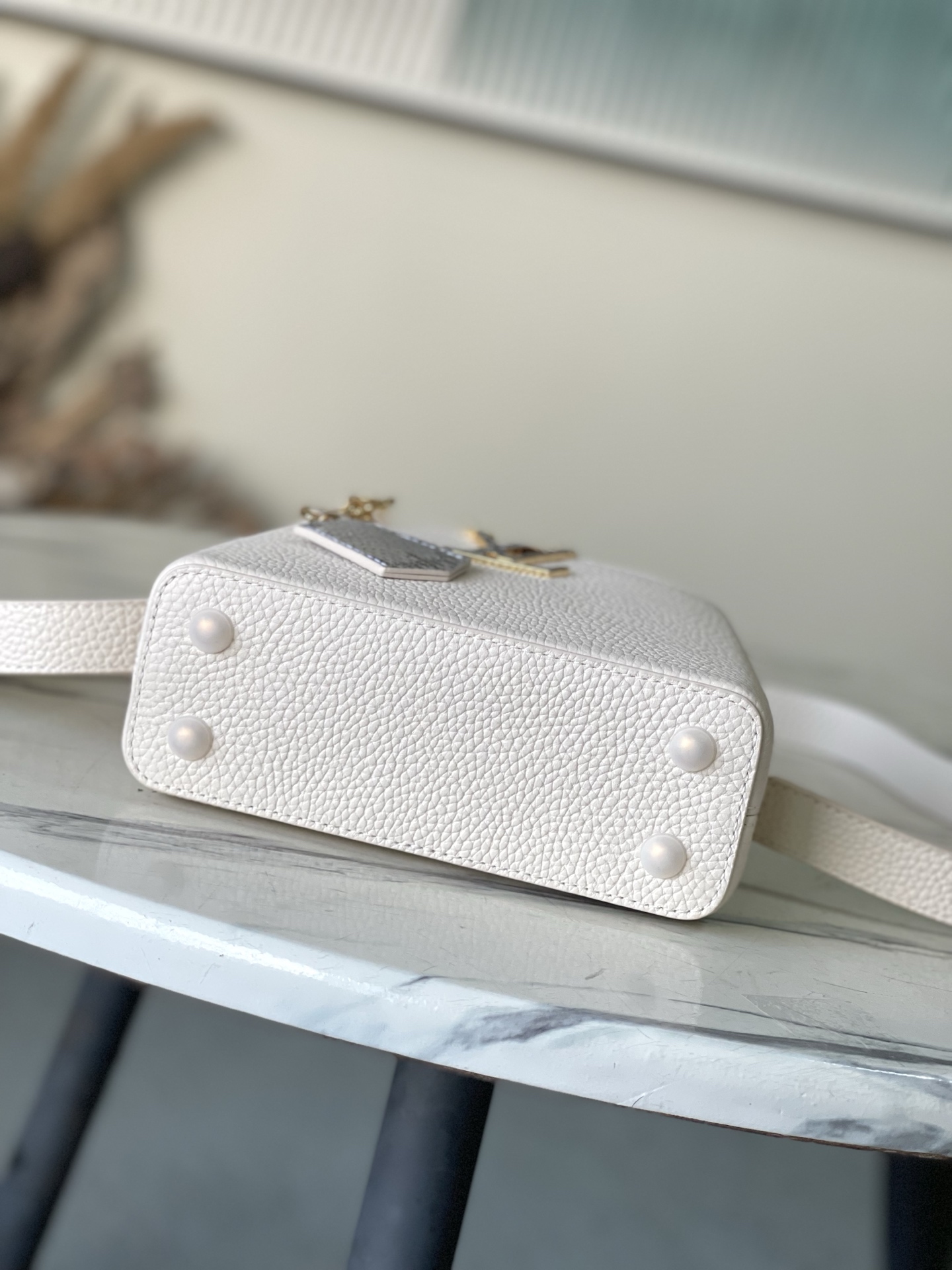 Louis Vuitton Basic Bag M-l-s