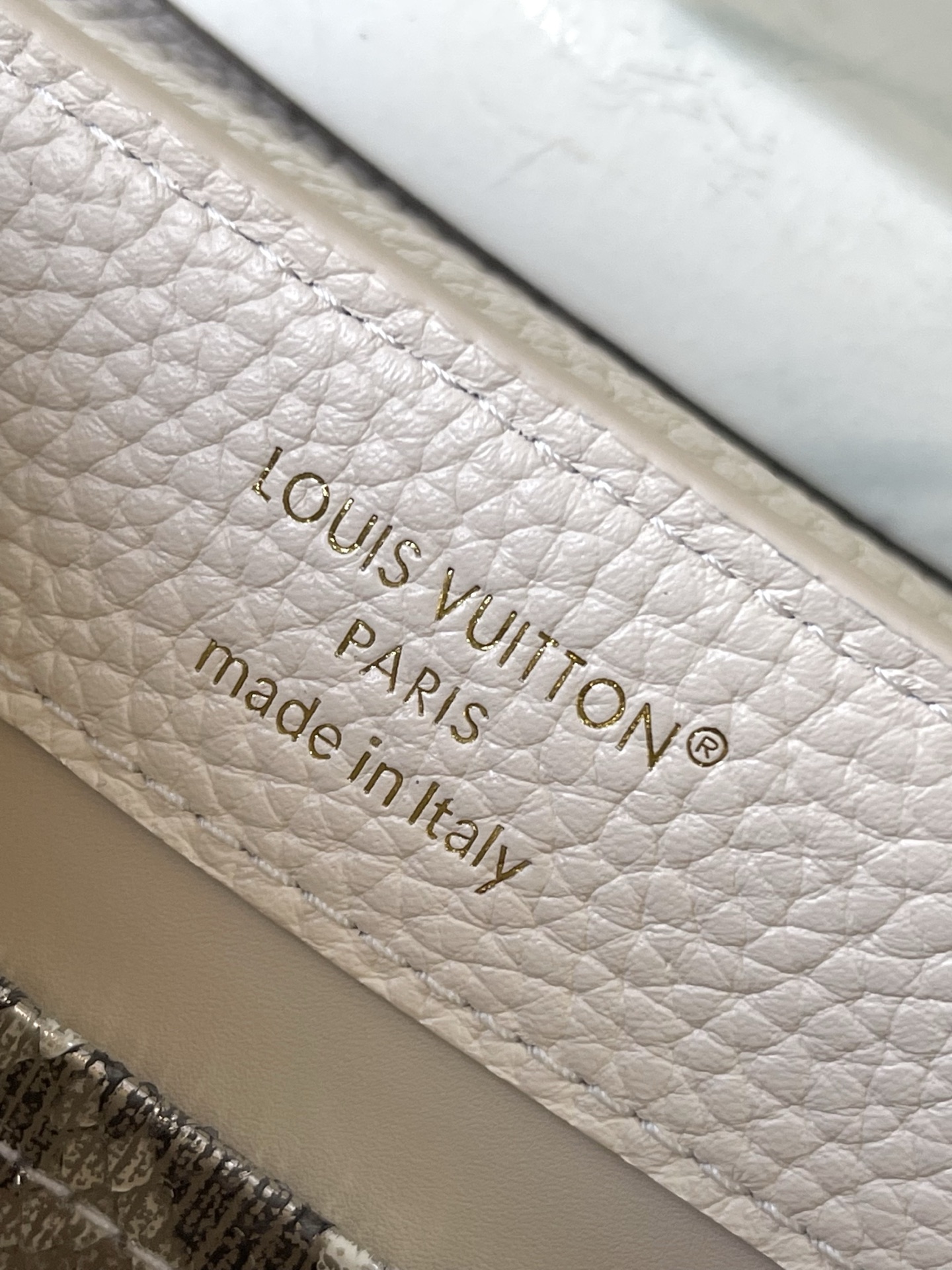 Louis Vuitton Basic Bag M-l-s