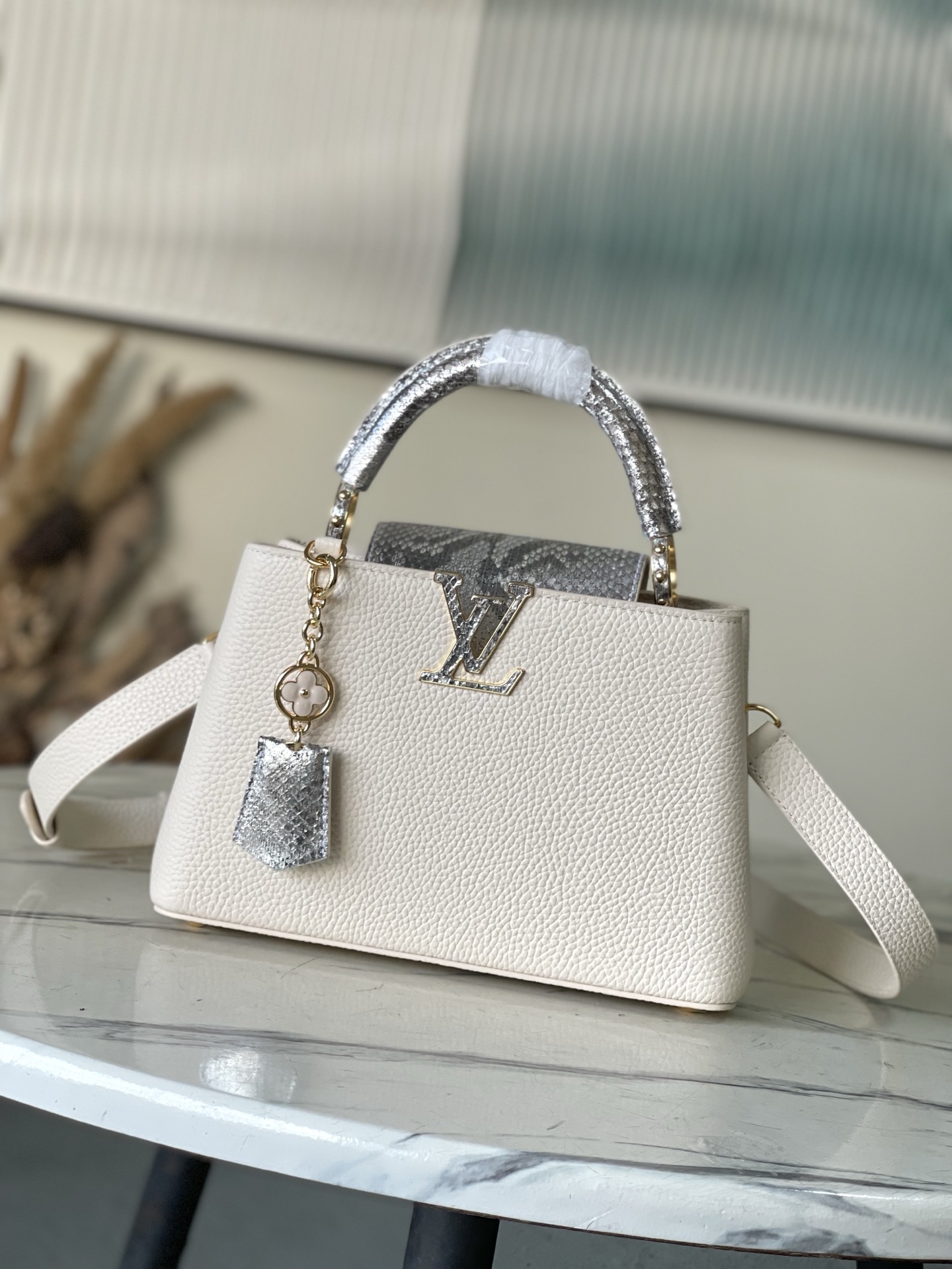 Louis Vuitton Basic Bag M-l-s