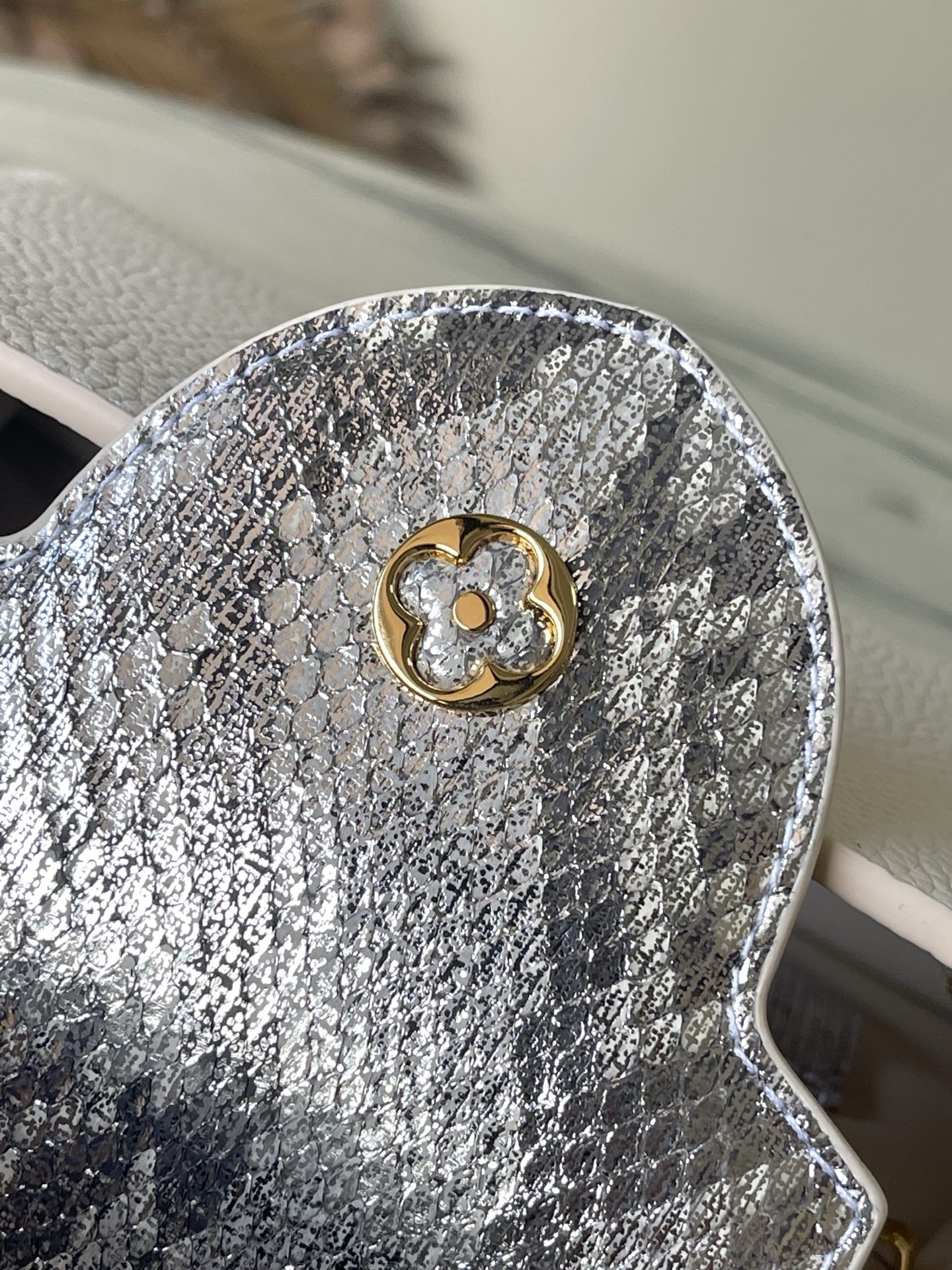 Louis Vuitton Basic Bag M-l-s