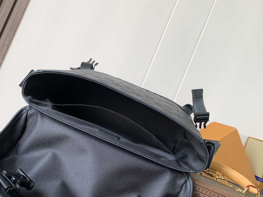 Louis Vuitton Messenger Bag Cow Leather M-l-s