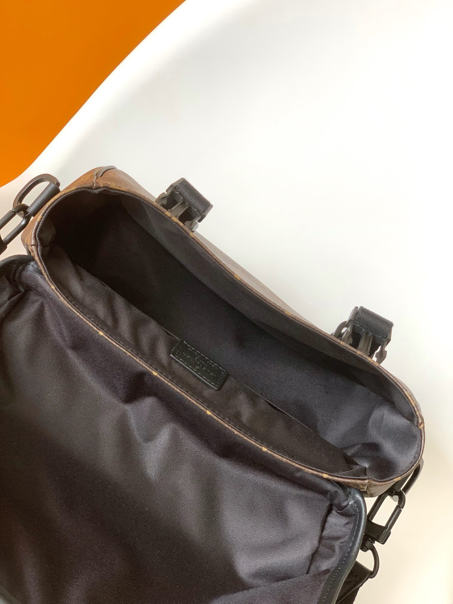 Louis Vuitton Messenger Bag Canvas M-l-s