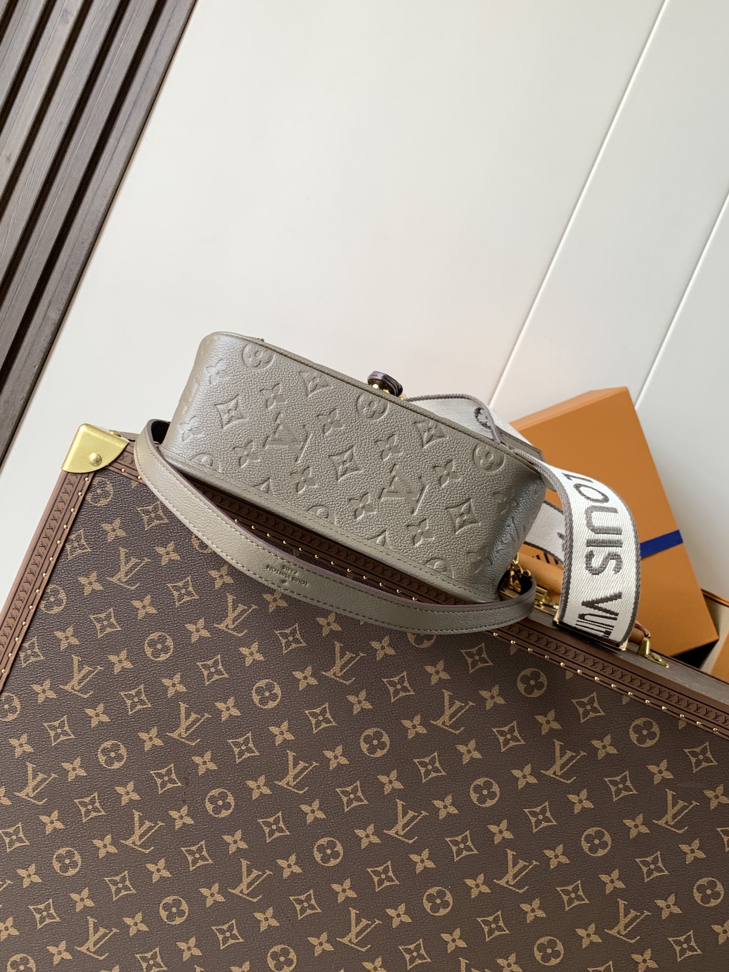 Louis Vuitton Basic Bag Black M