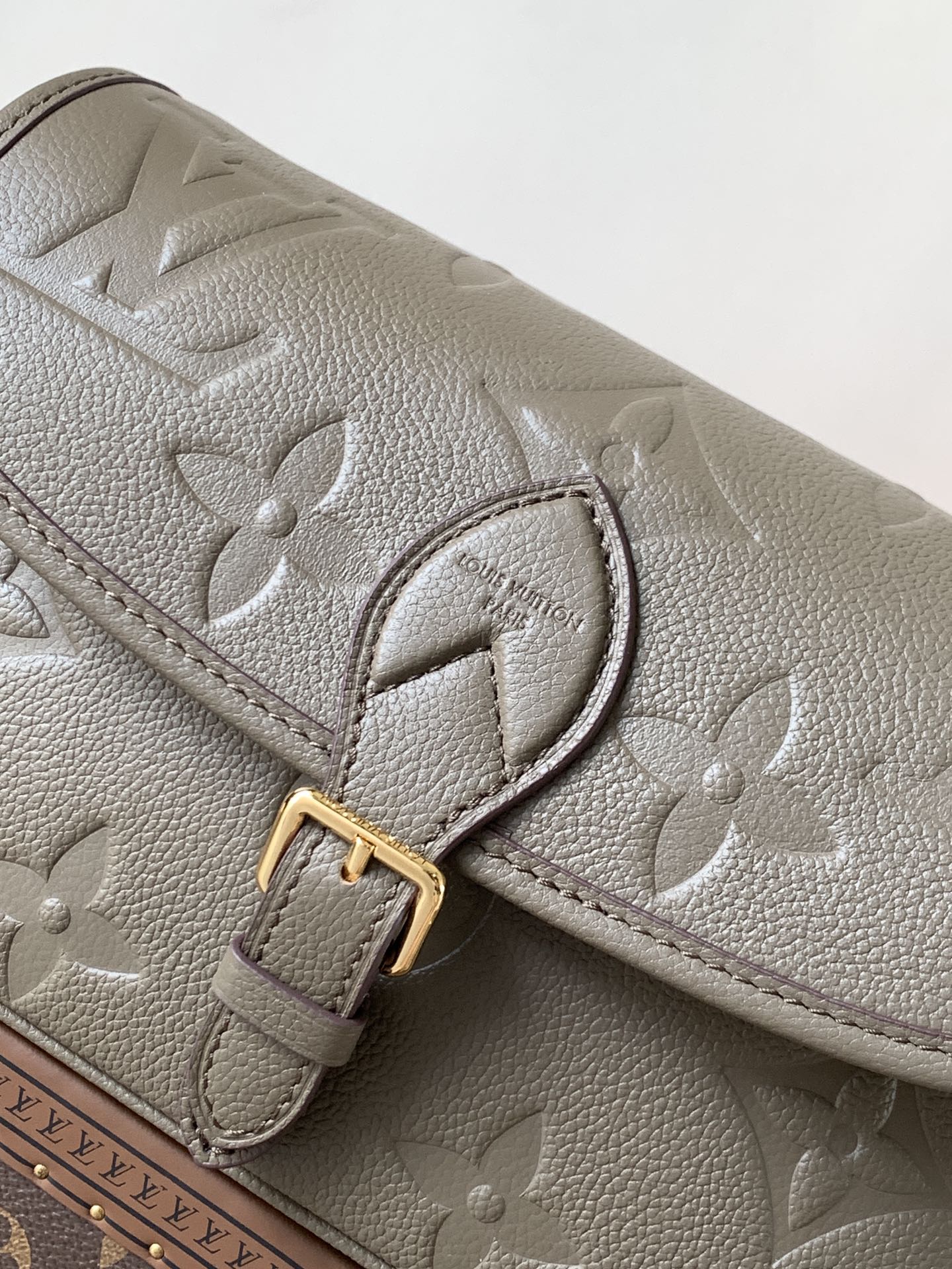 Louis Vuitton Basic Bag Black M