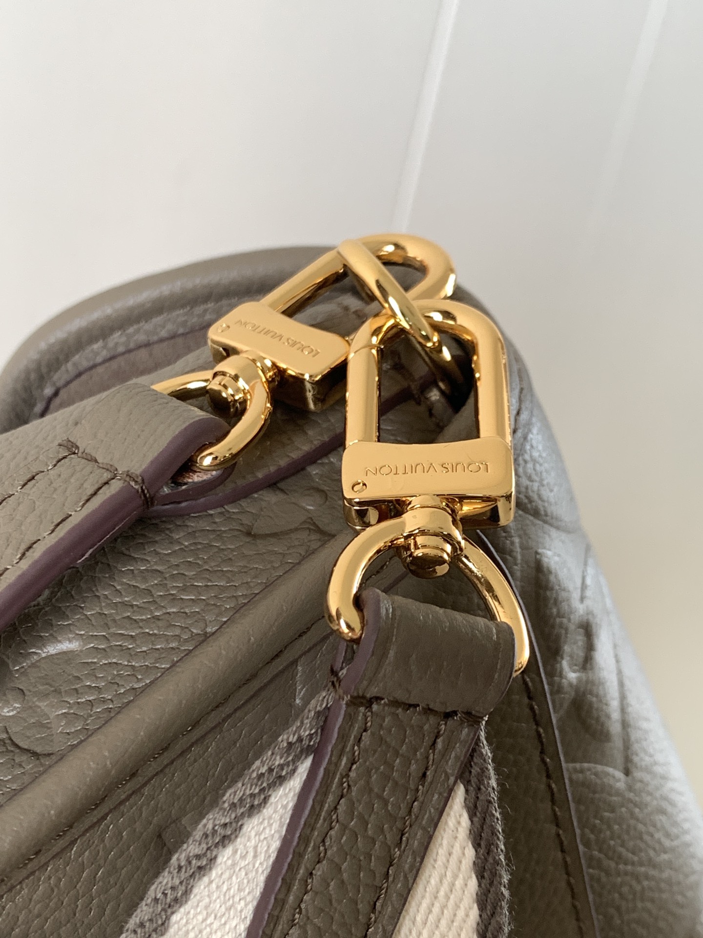 Louis Vuitton Basic Bag Black M