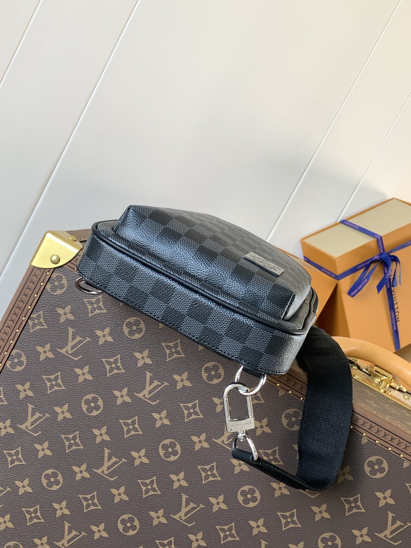Louis Vuitton Shoulder Bag Cow Leather M