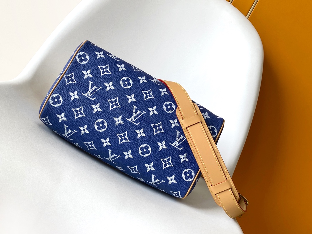 Louis Vuitton Basic Bag Cow Leather Green 15cm-m-l-s